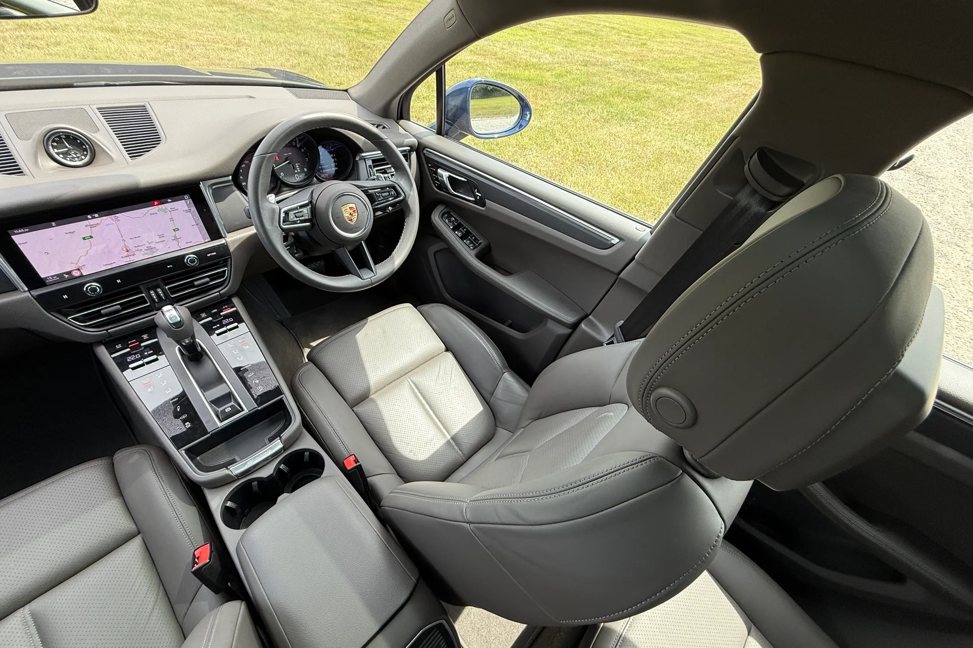 Porsche MACAN thumbnail image number 32