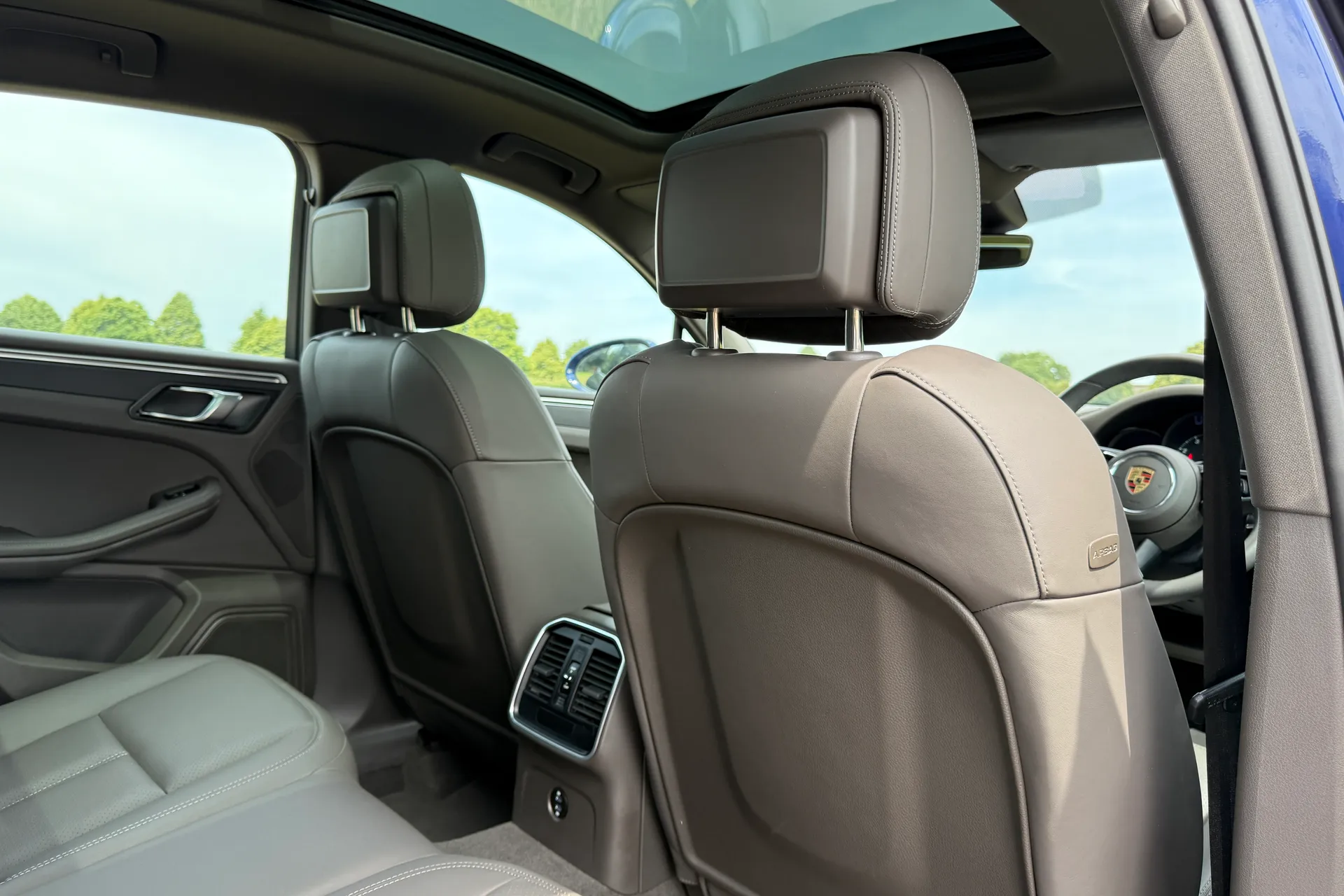 Porsche MACAN thumbnail image number 24