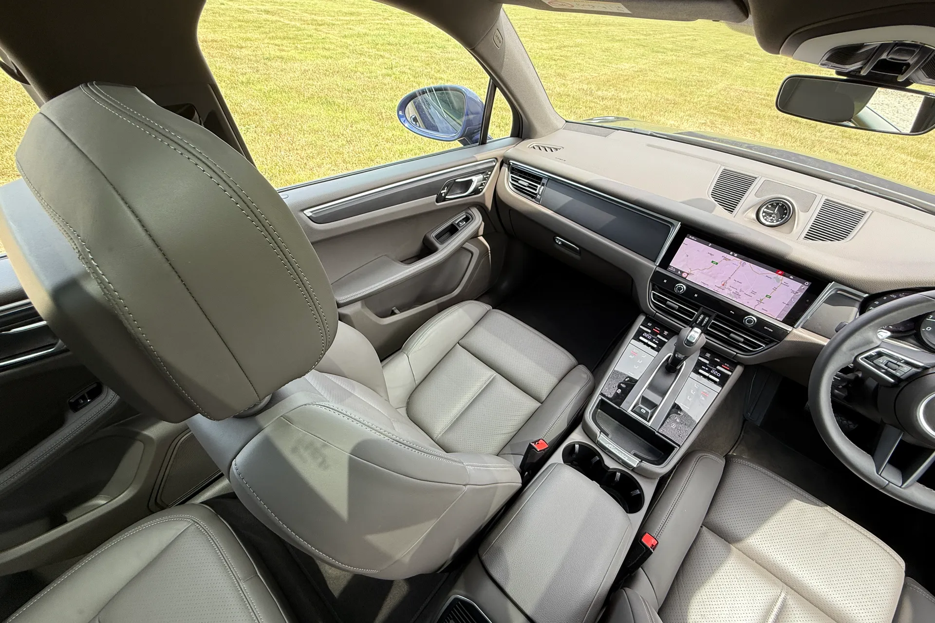 Porsche MACAN thumbnail image number 35