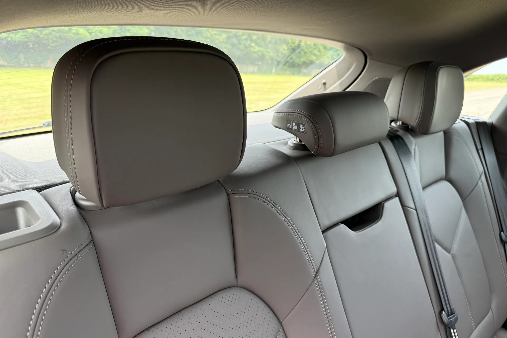 Porsche MACAN thumbnail image number 27