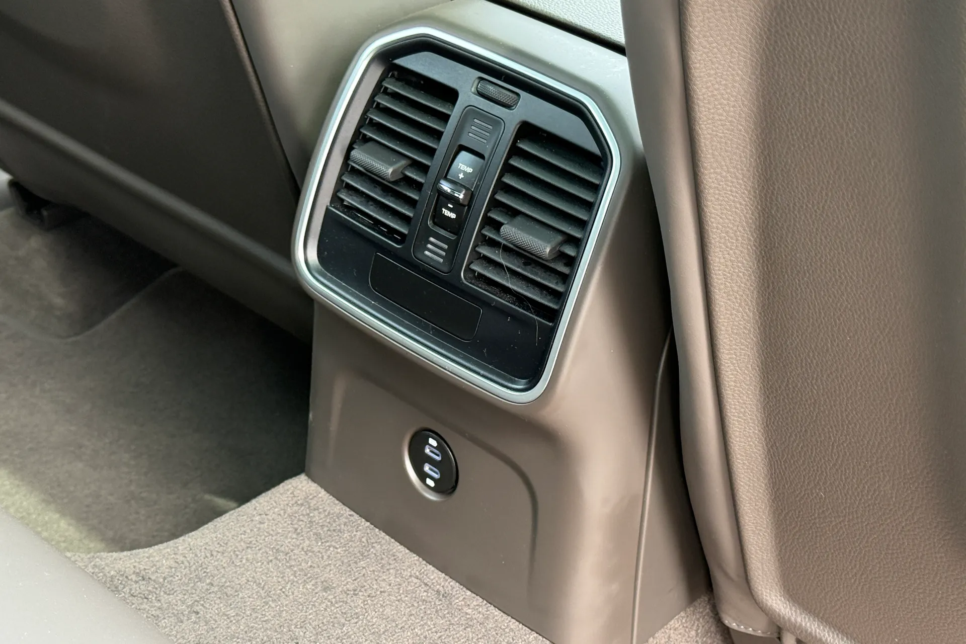 Porsche MACAN thumbnail image number 26