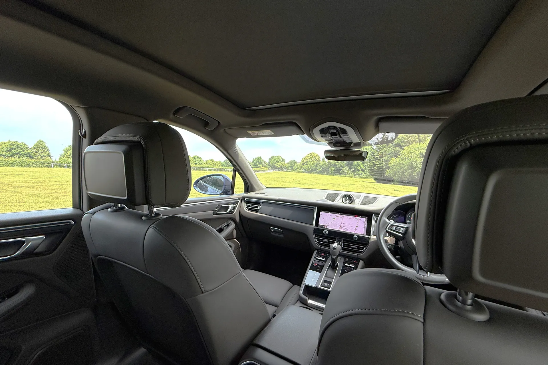Porsche MACAN thumbnail image number 36