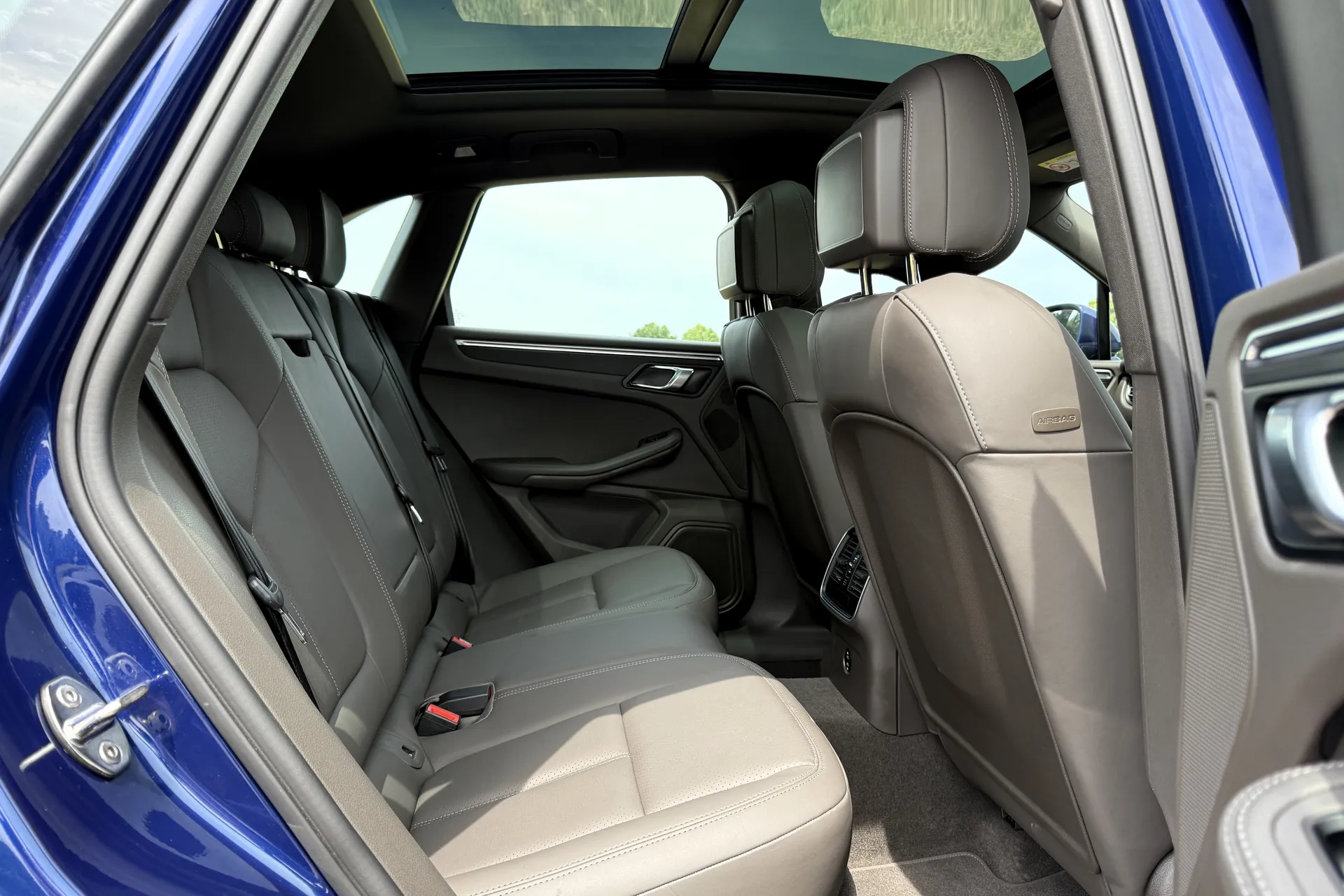 Porsche MACAN thumbnail image number 23