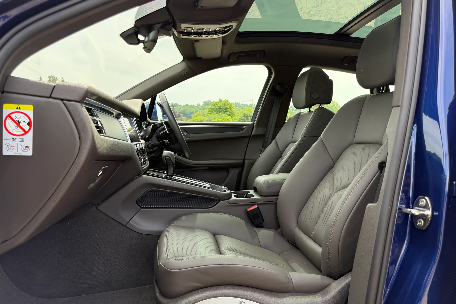 Porsche MACAN thumbnail image number 31