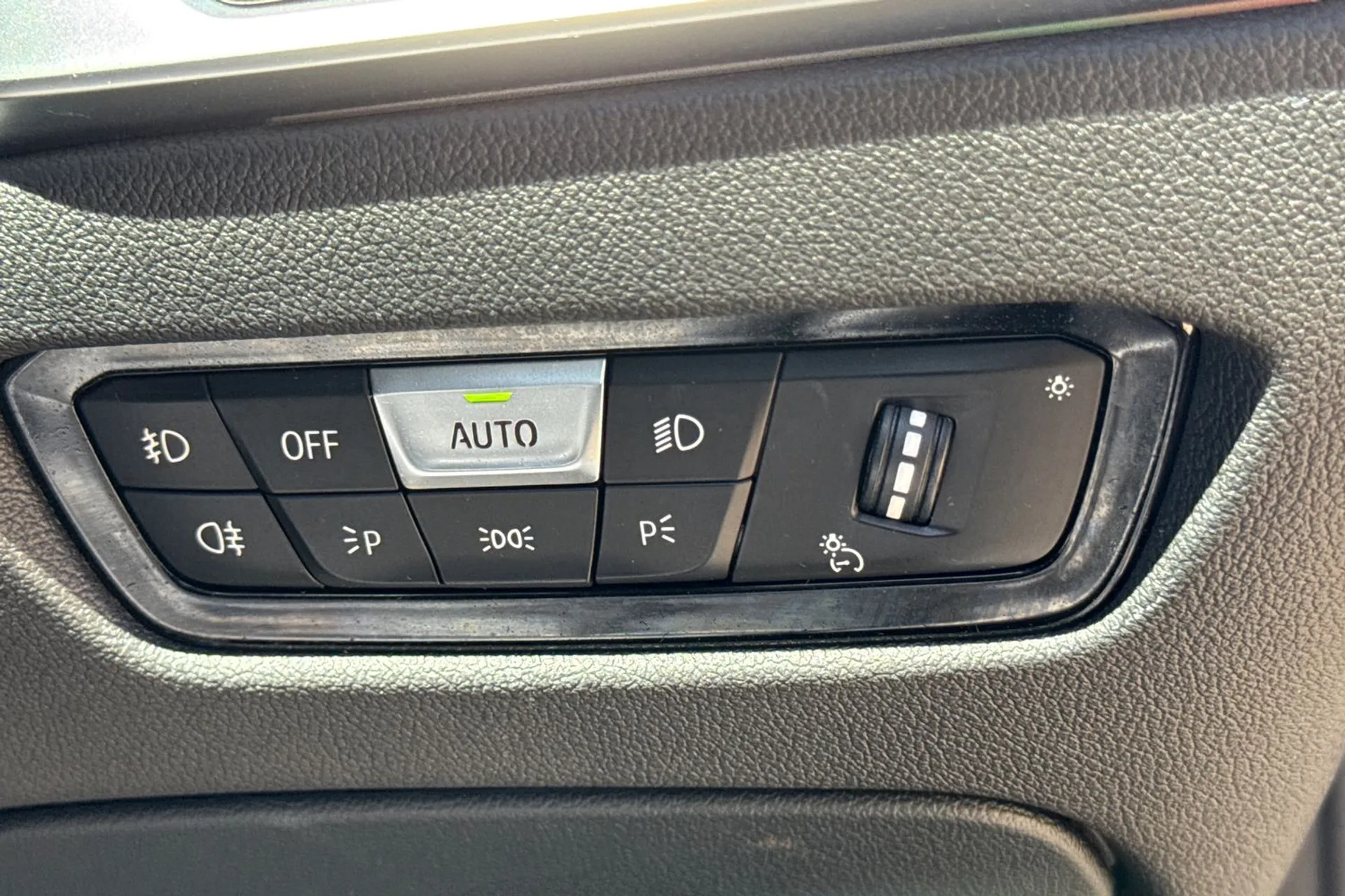 BMW 4 SERIES thumbnail image number 44