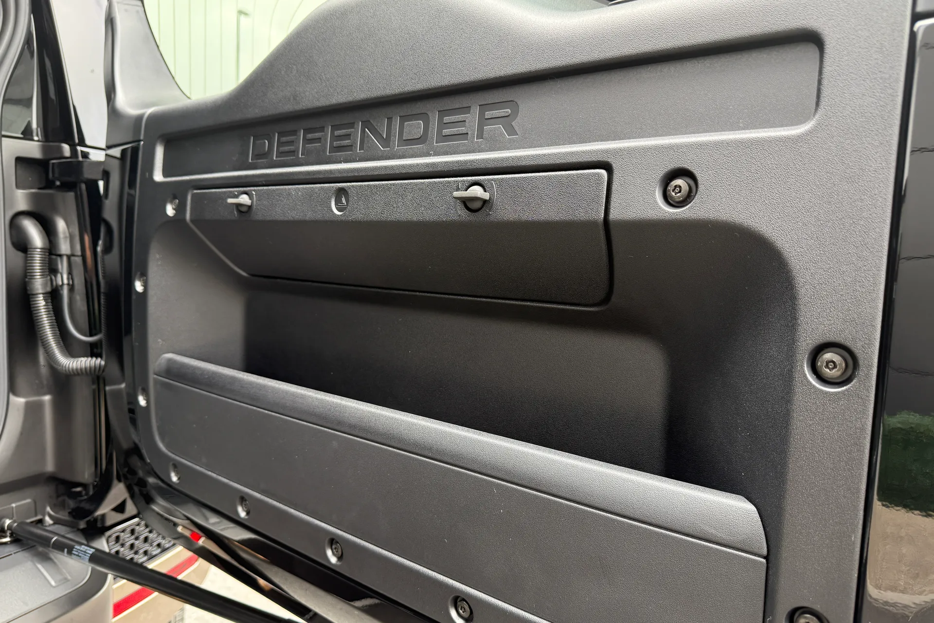 LAND ROVER Defender 110 thumbnail image number 57