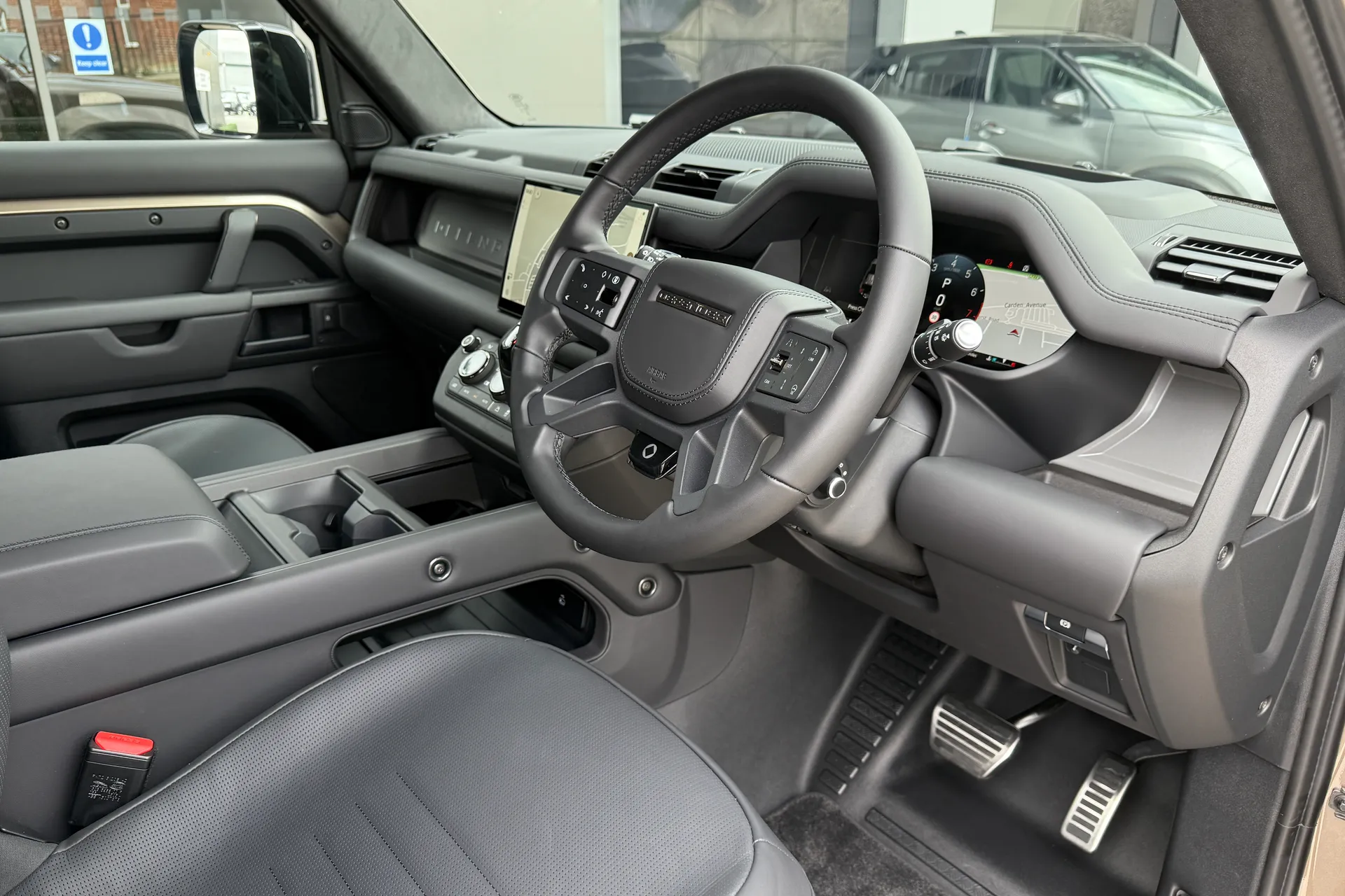 LAND ROVER Defender 110 thumbnail image number 17