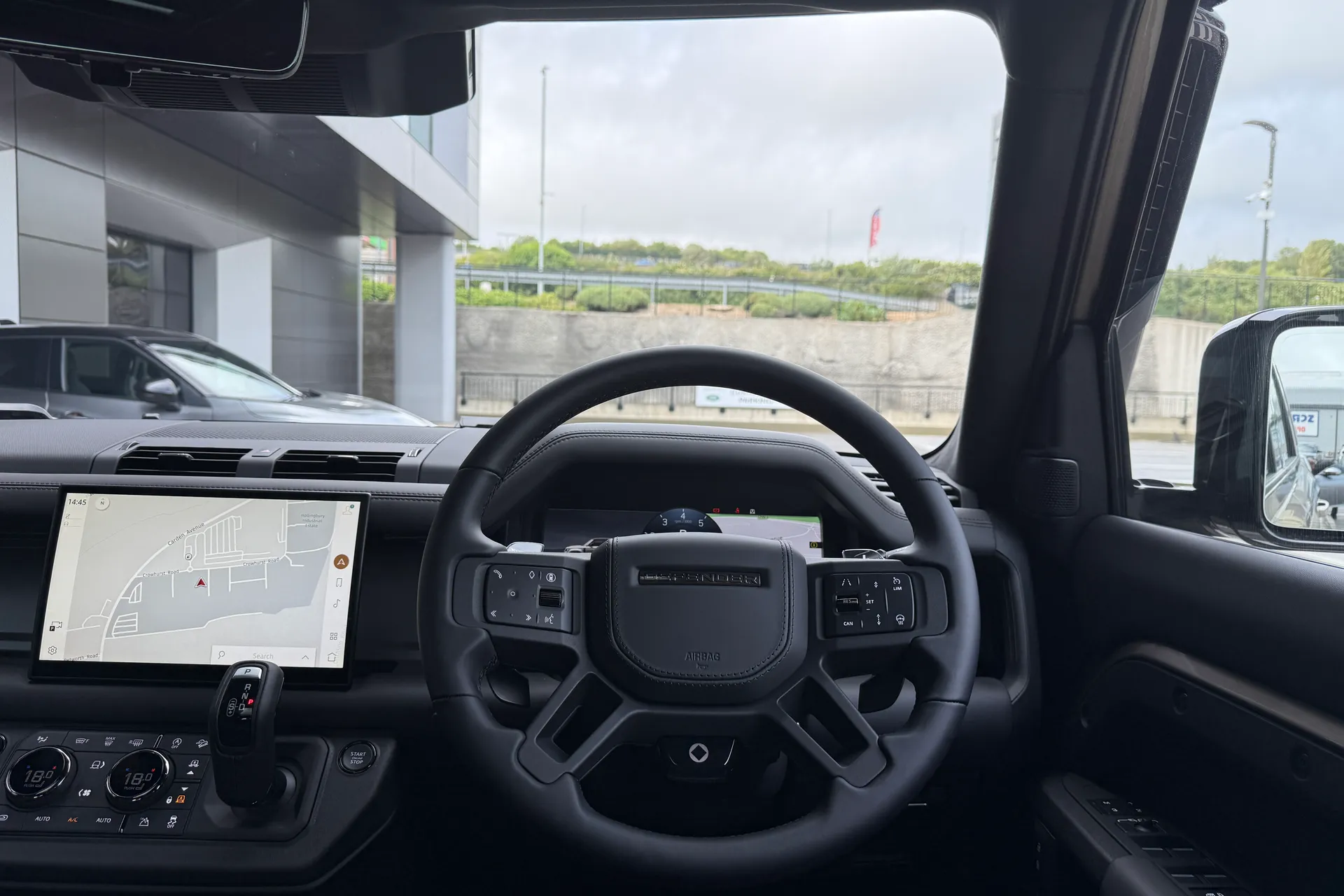 LAND ROVER Defender 110 thumbnail image number 53