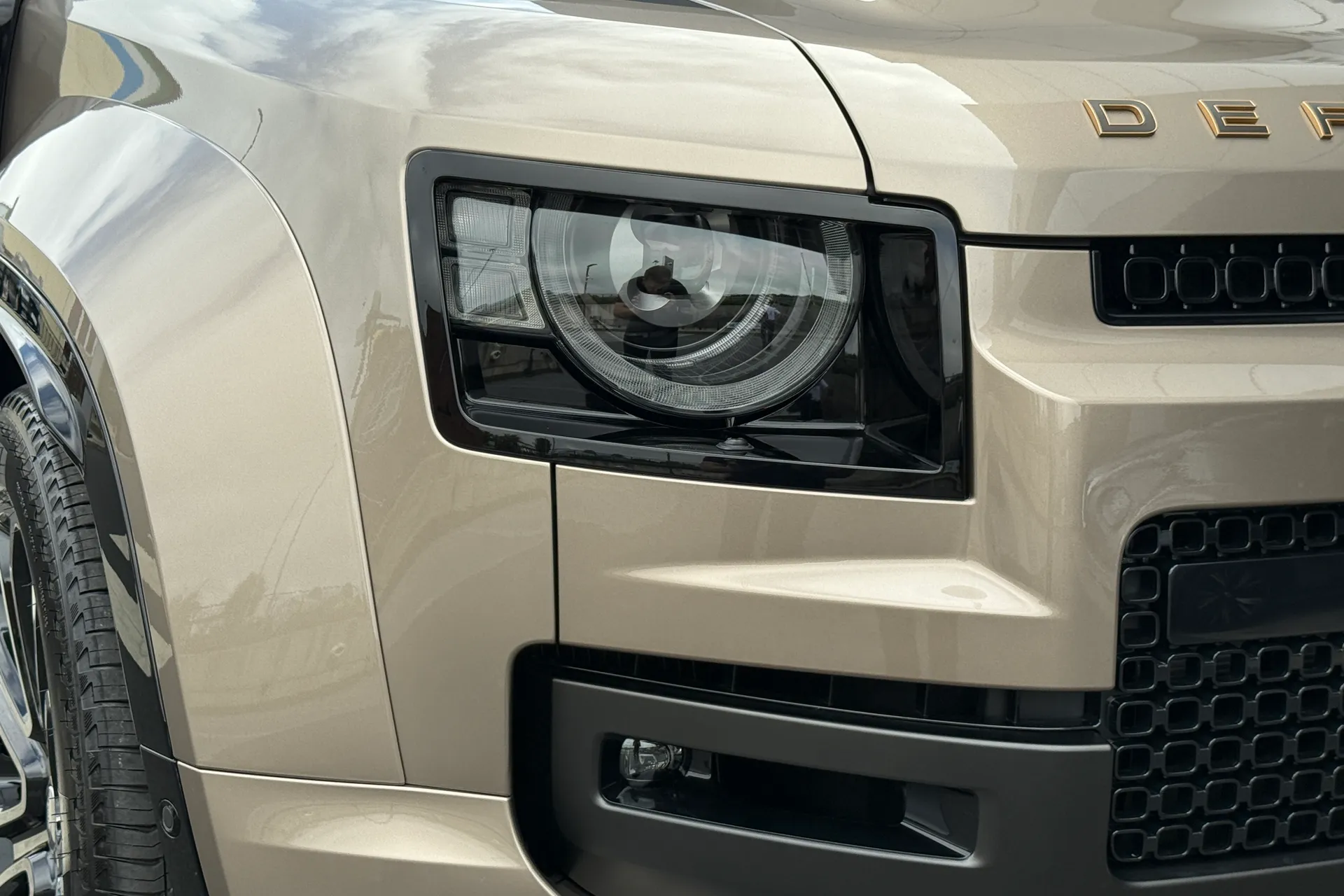 LAND ROVER Defender 110 thumbnail image number 26