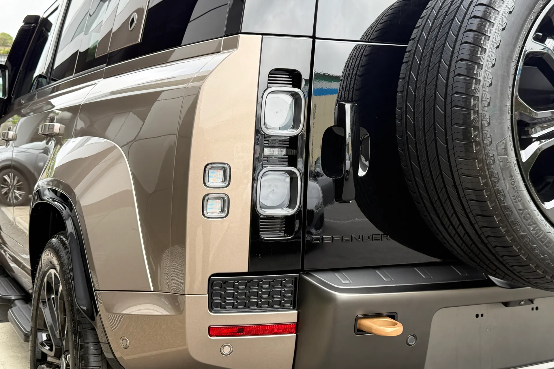 LAND ROVER Defender 110 thumbnail image number 21