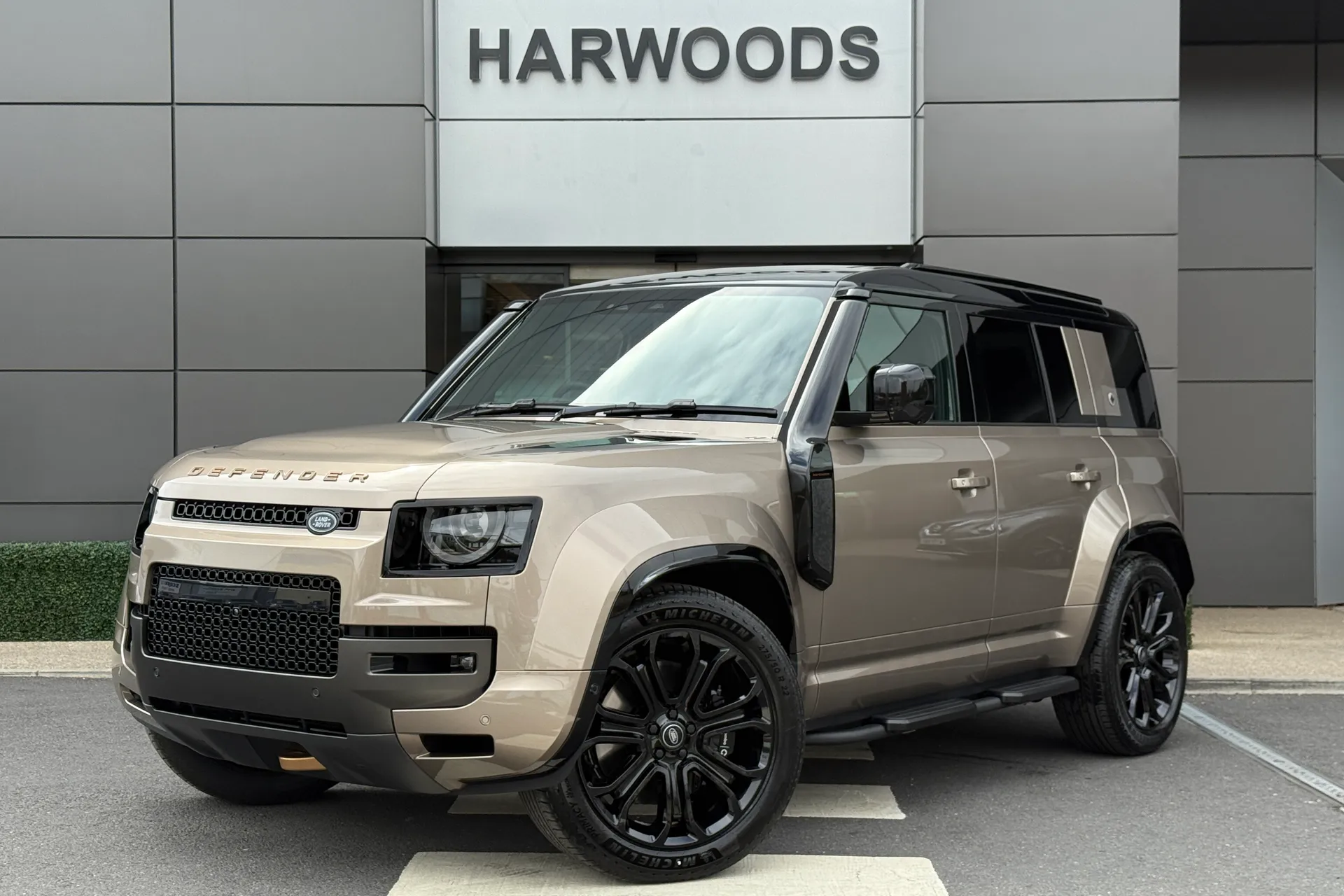 LAND ROVER Defender 110 thumbnail image number 5