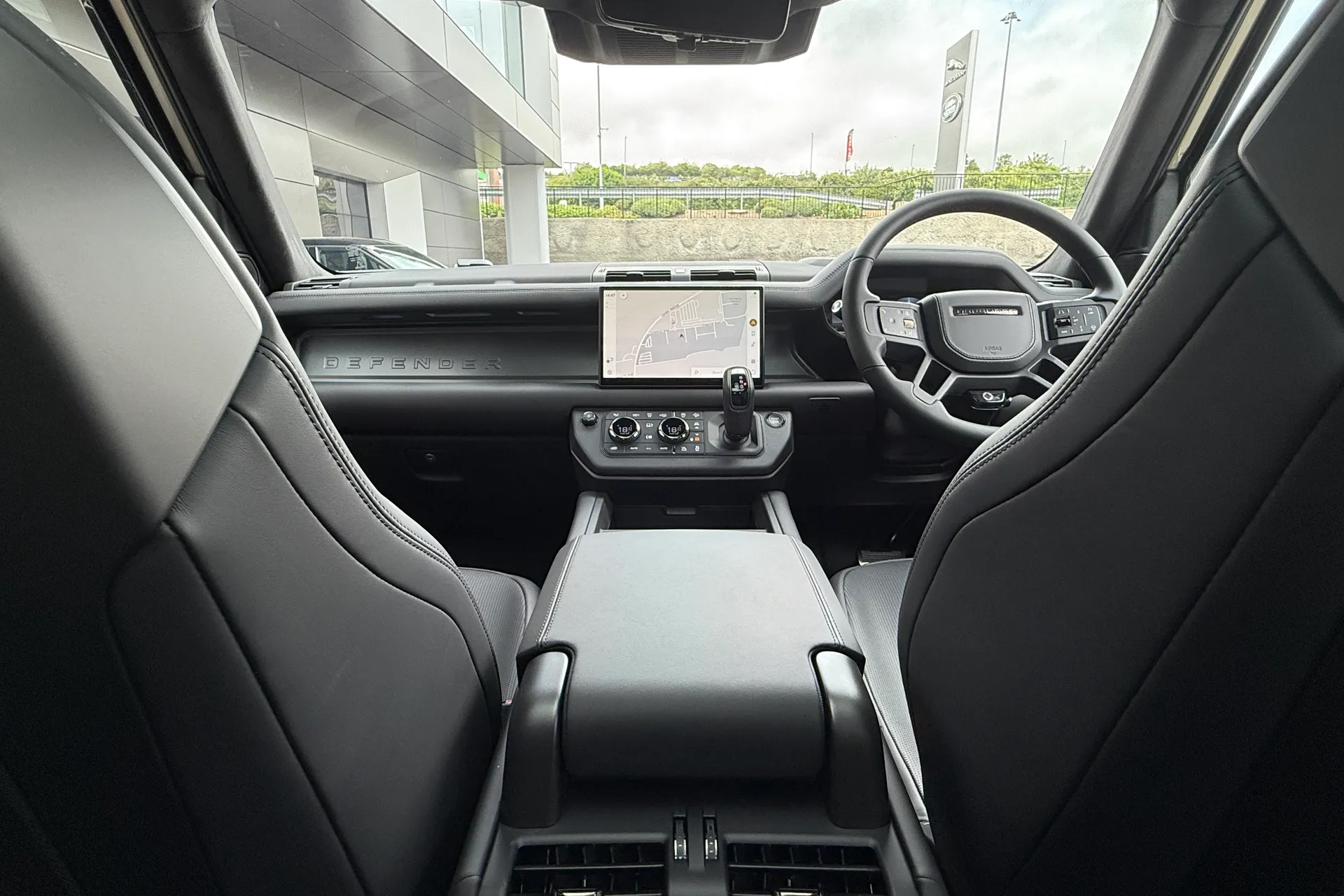 LAND ROVER Defender 110 thumbnail image number 20