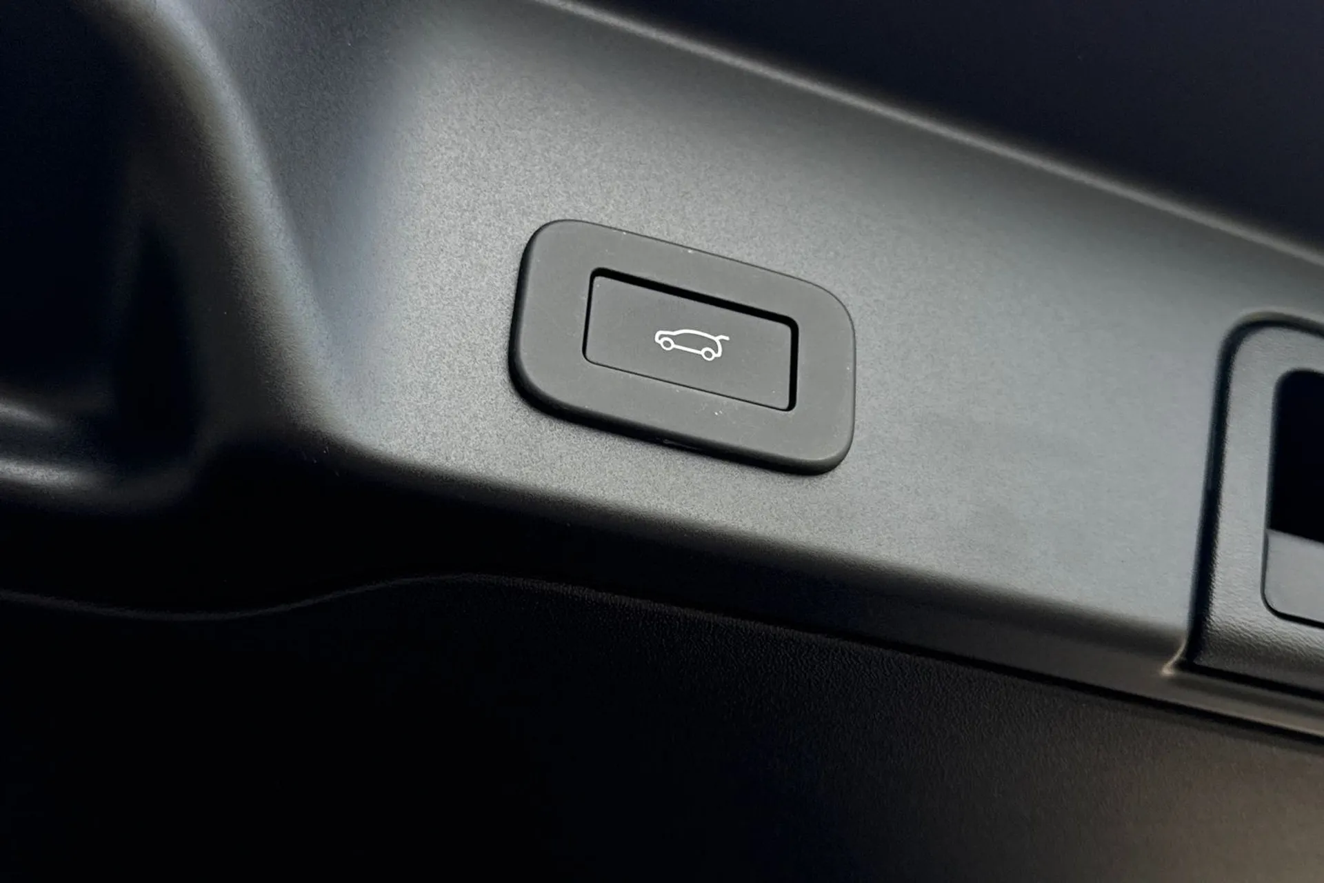 LAND ROVER RANGE ROVER EVOQUE thumbnail image number 32