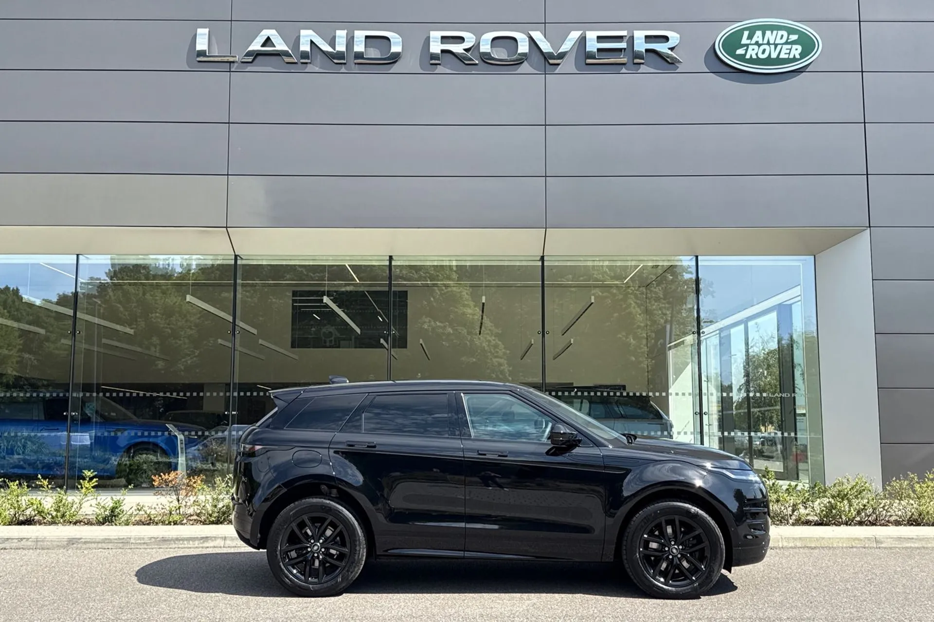 LAND ROVER RANGE ROVER EVOQUE thumbnail image number 2