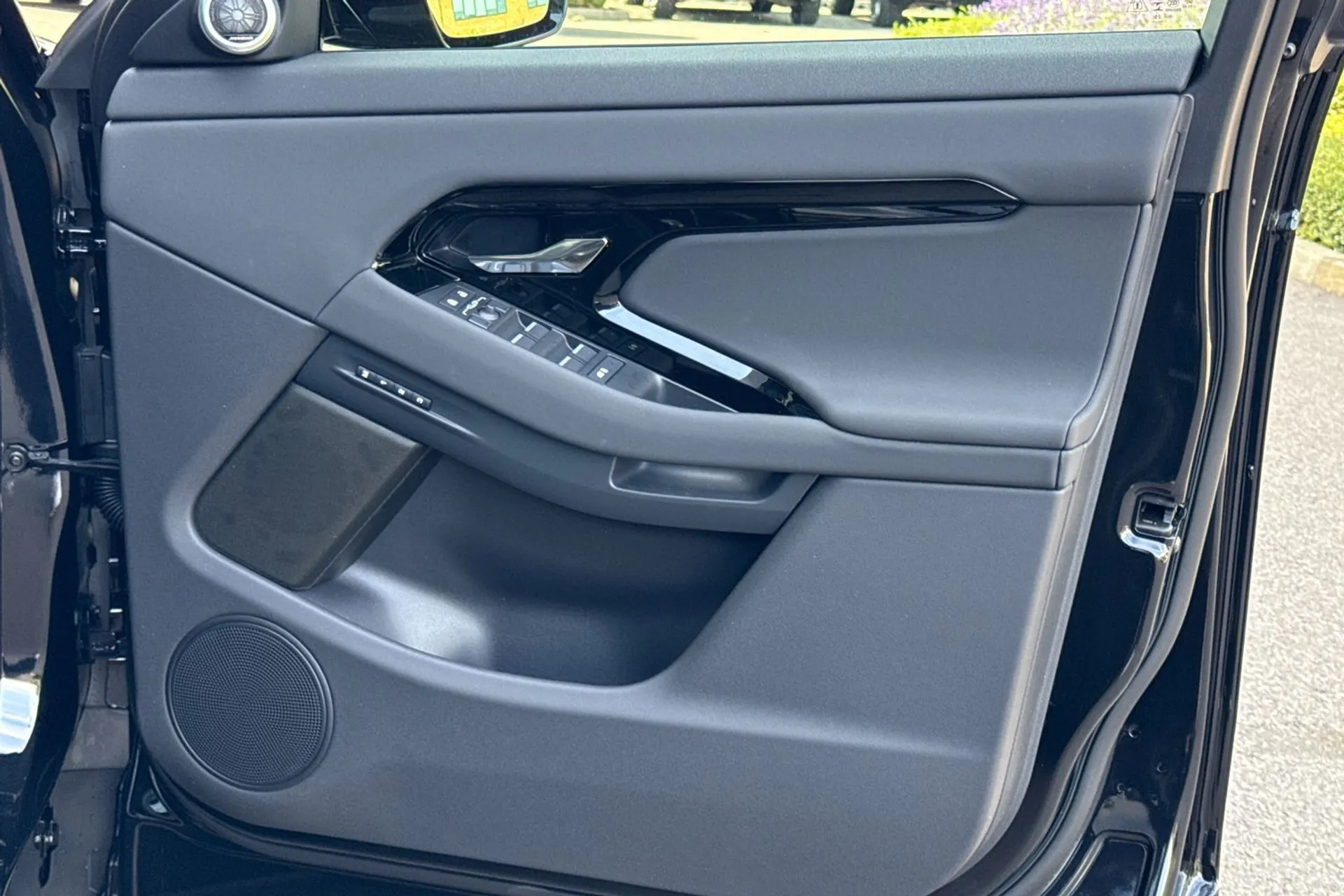 LAND ROVER RANGE ROVER EVOQUE thumbnail image number 59