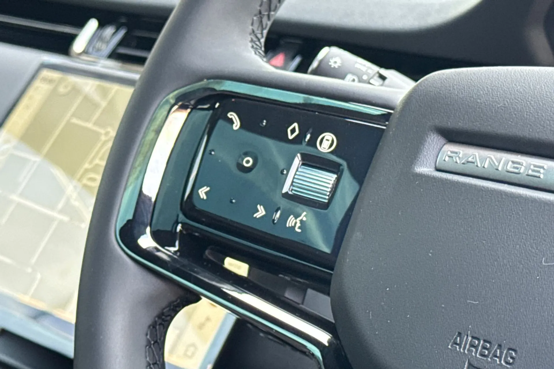 LAND ROVER RANGE ROVER EVOQUE thumbnail image number 49