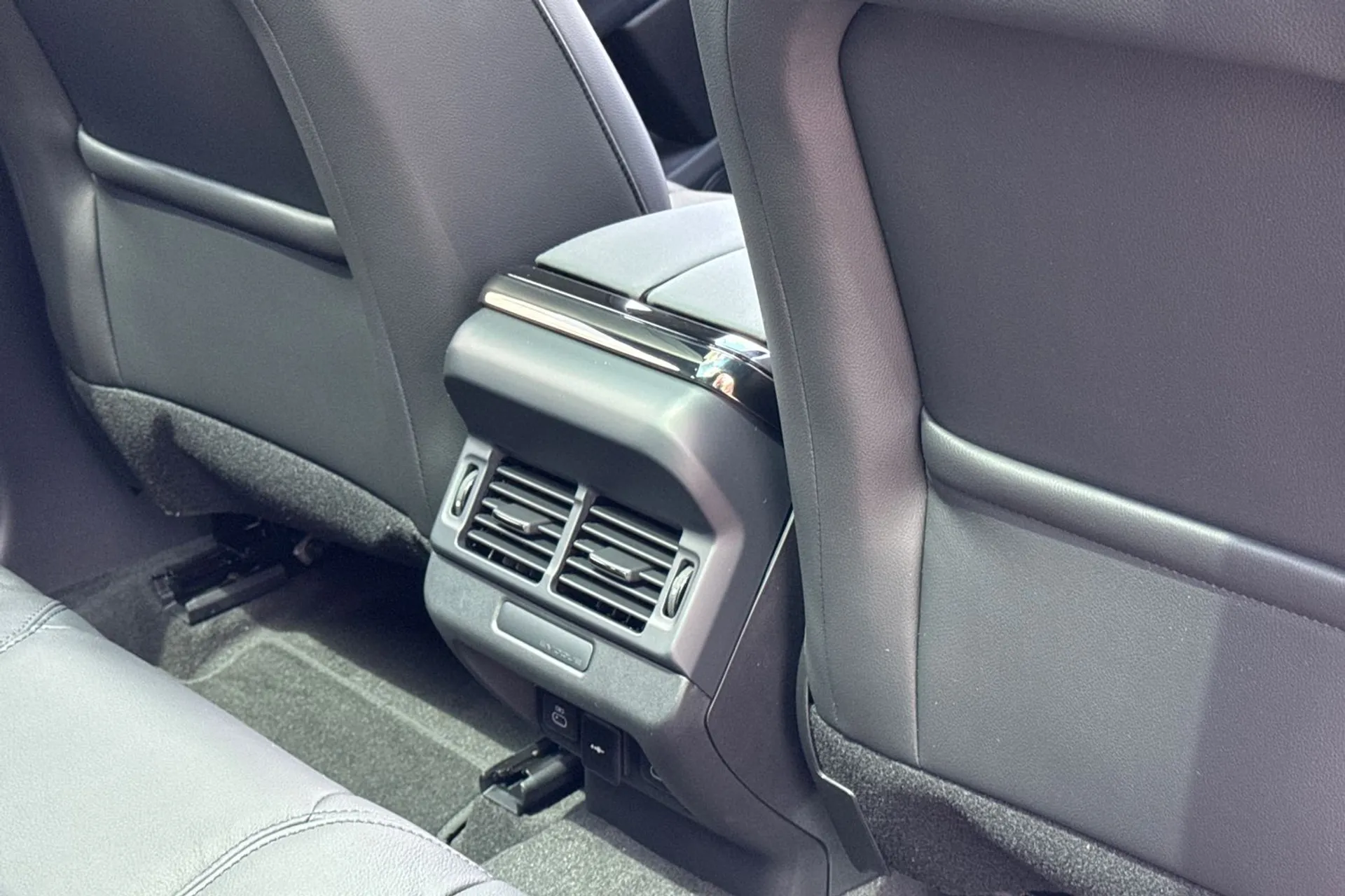 LAND ROVER RANGE ROVER EVOQUE thumbnail image number 36