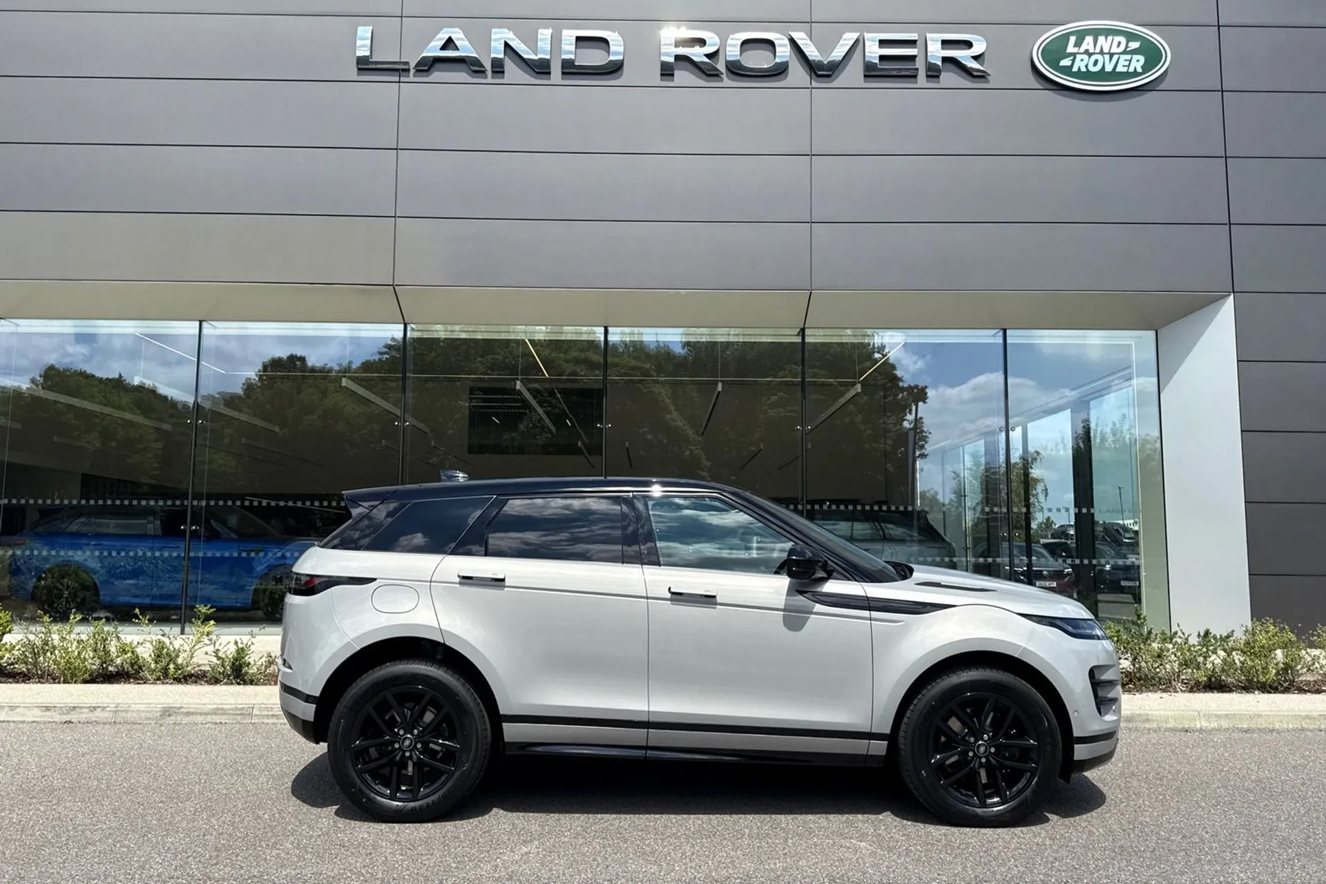 LAND ROVER RANGE ROVER EVOQUE thumbnail image number 2