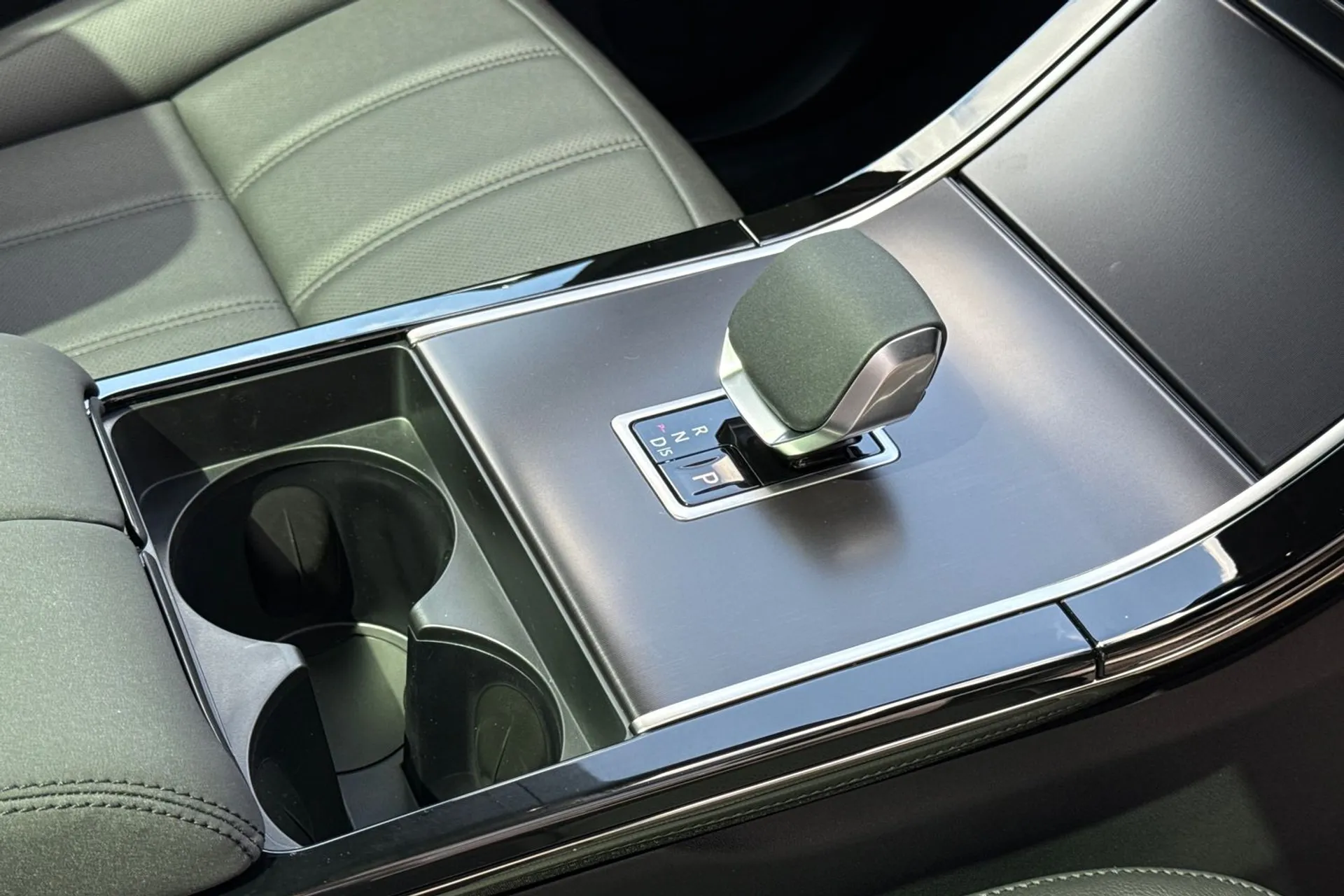 LAND ROVER RANGE ROVER EVOQUE thumbnail image number 24