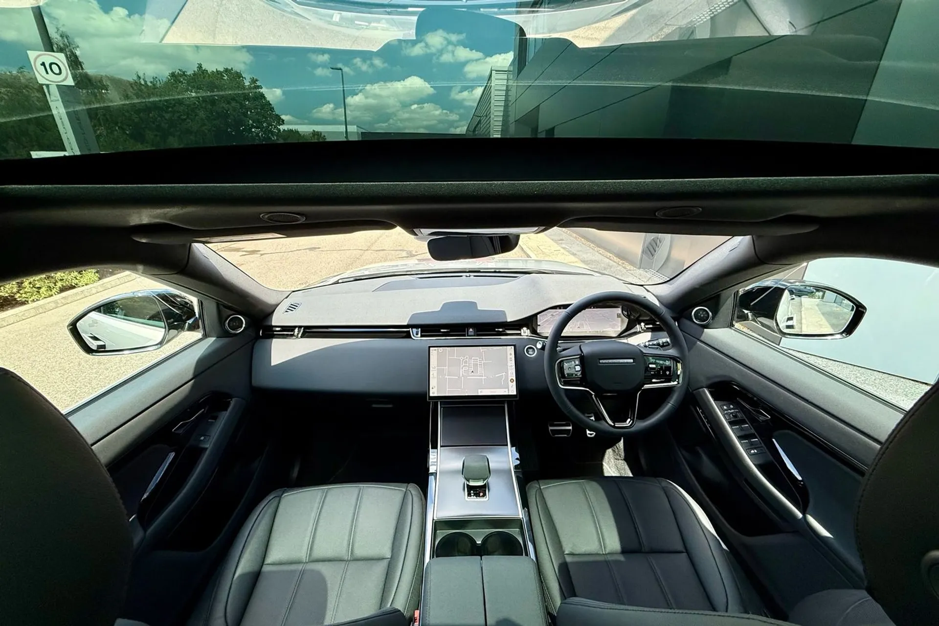 LAND ROVER RANGE ROVER EVOQUE thumbnail image number 3