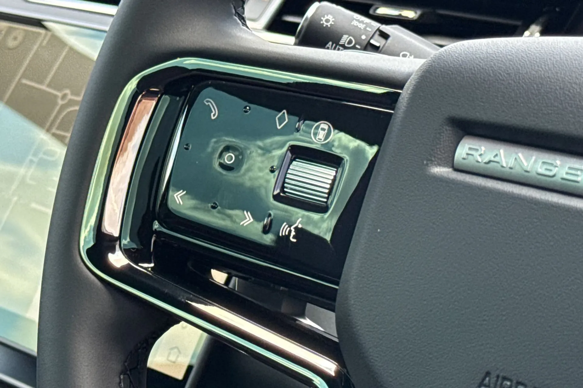 LAND ROVER RANGE ROVER EVOQUE thumbnail image number 45
