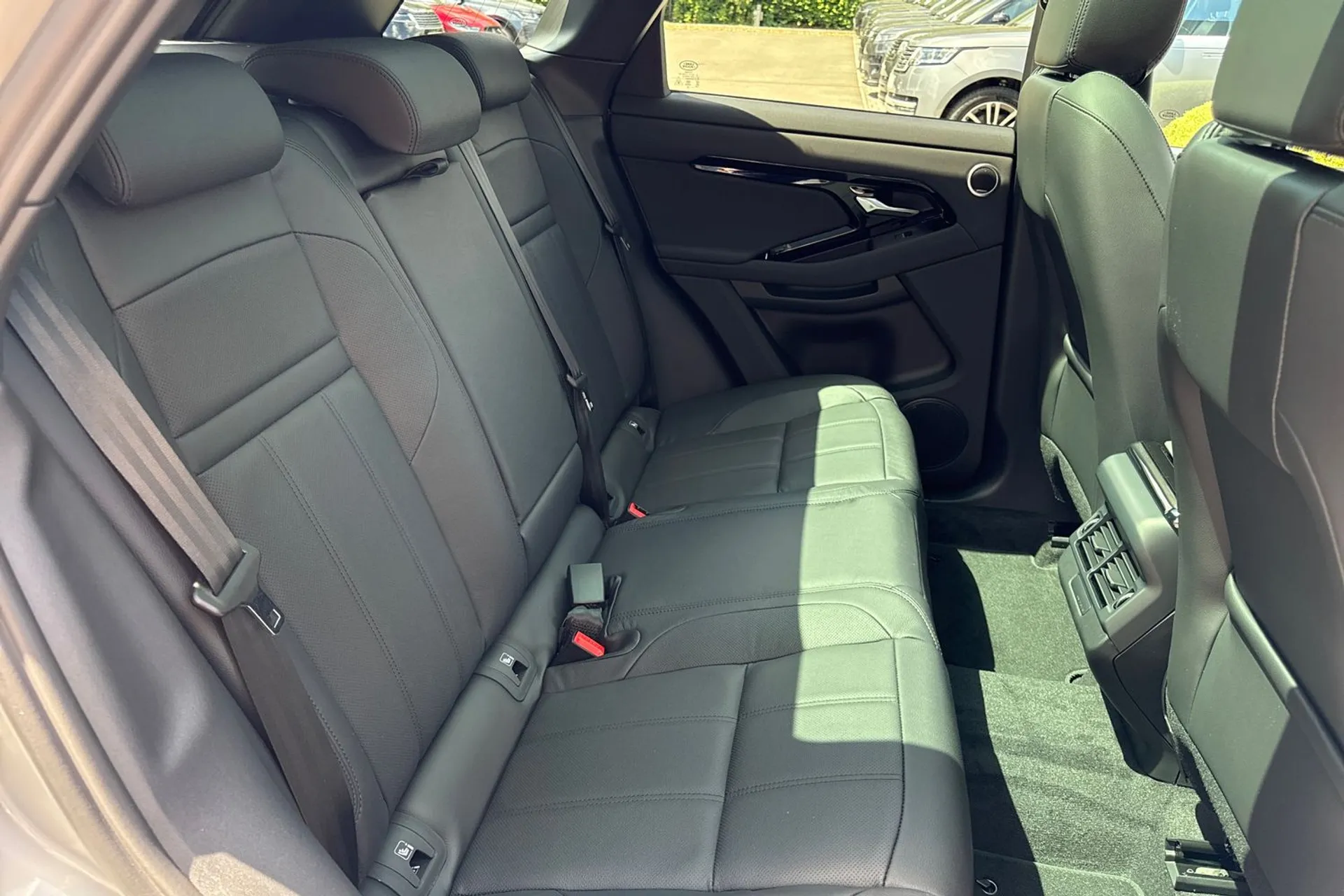 LAND ROVER RANGE ROVER EVOQUE thumbnail image number 33