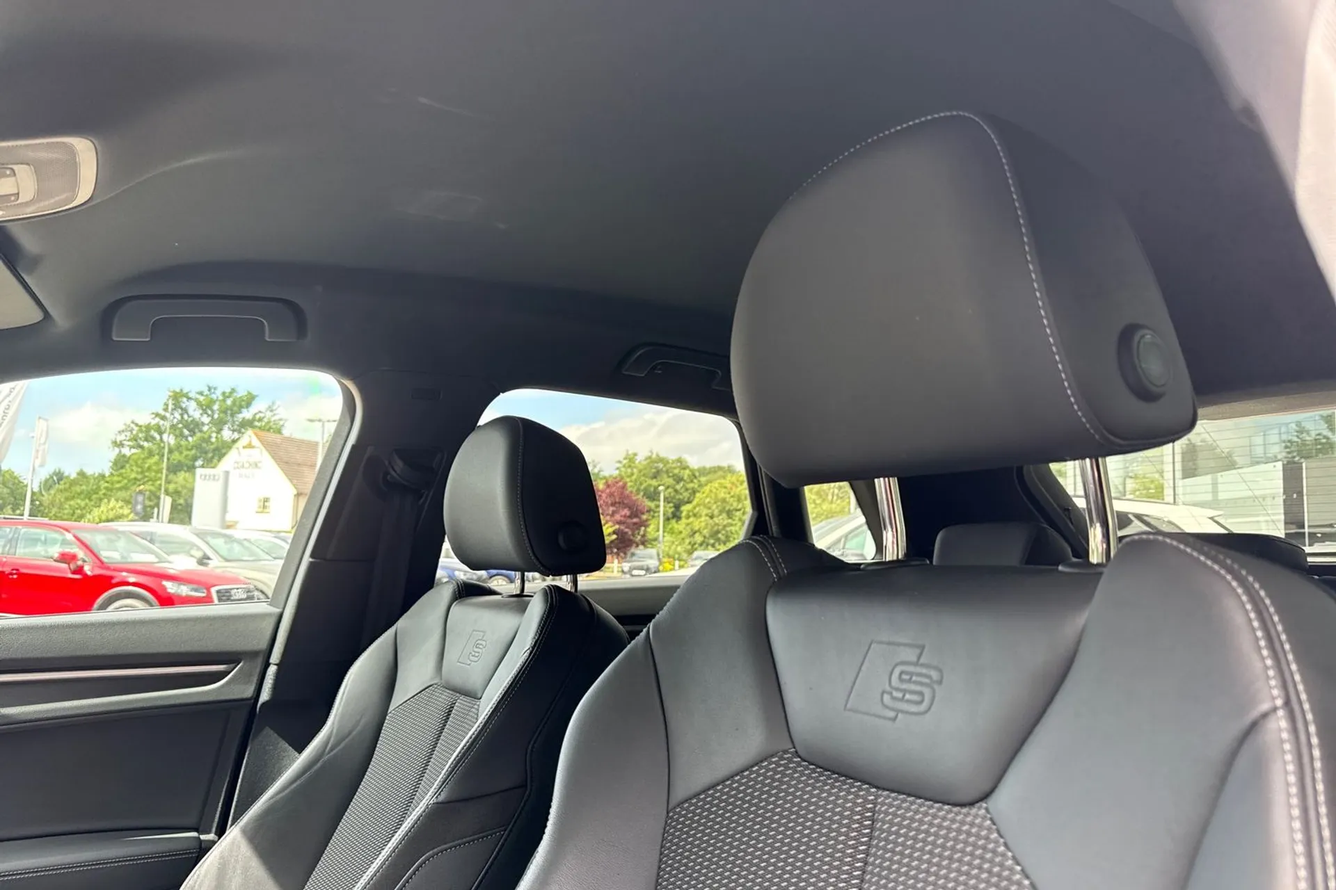 Audi Q3 thumbnail image number 28