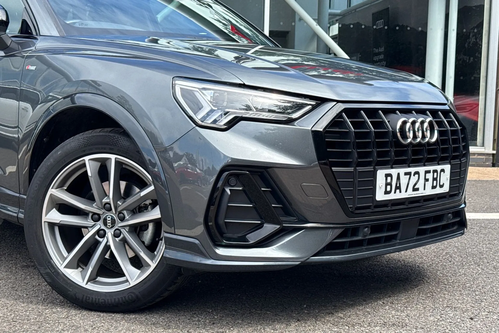 Audi Q3 thumbnail image number 5