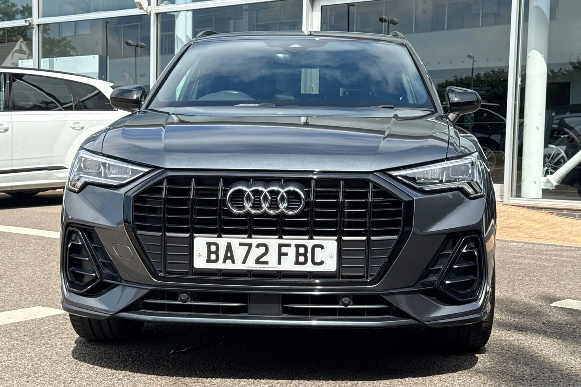 Audi Q3 thumbnail image number 11