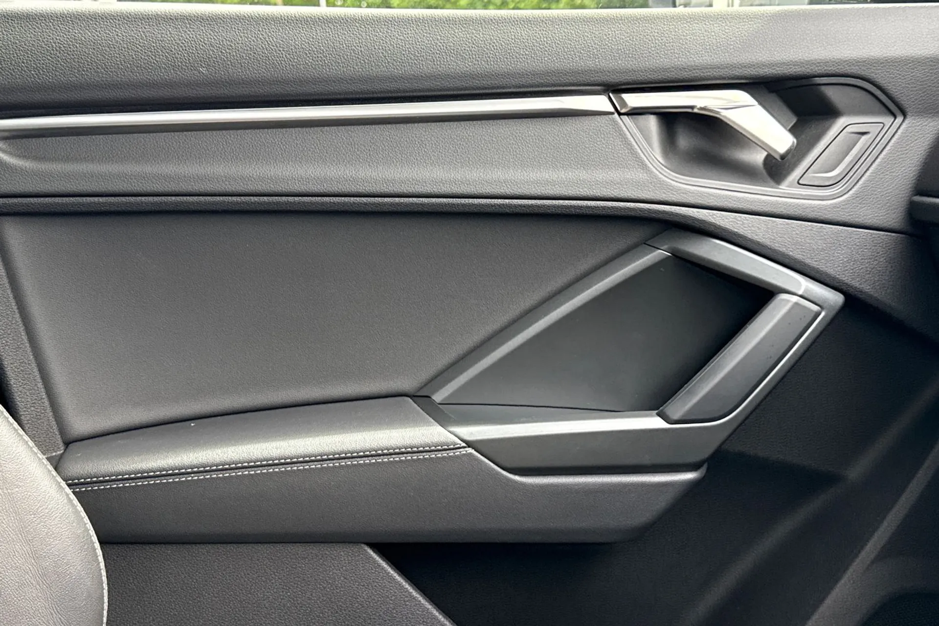 Audi Q3 thumbnail image number 40
