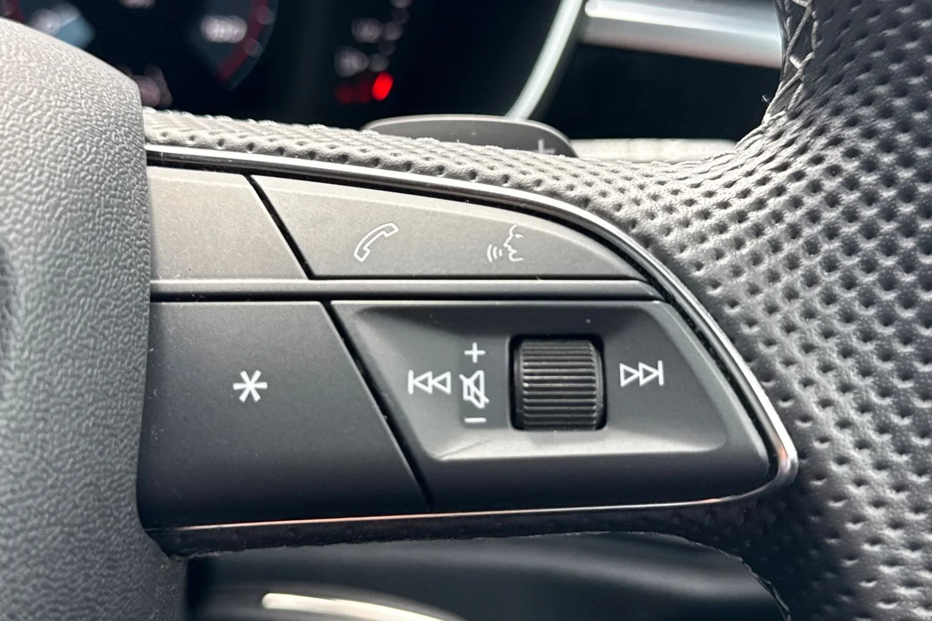 Audi Q3 thumbnail image number 37