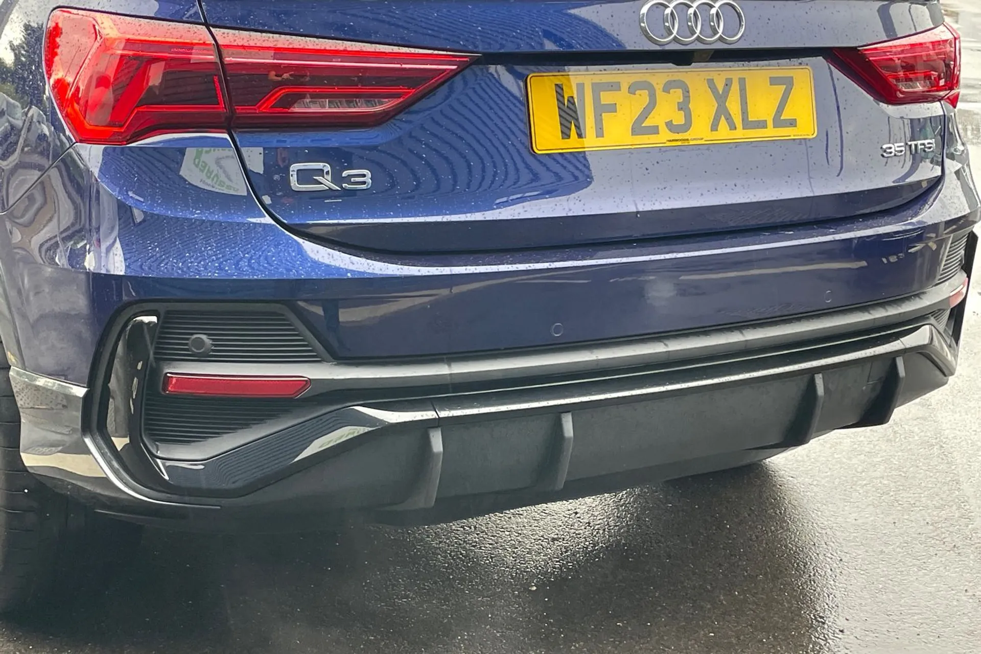 Audi Q3 thumbnail image number 16
