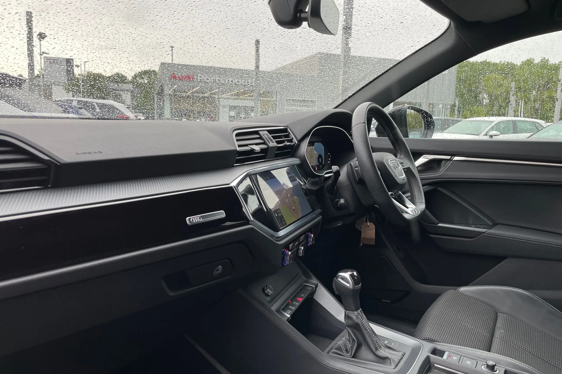 Audi Q3 thumbnail image number 27
