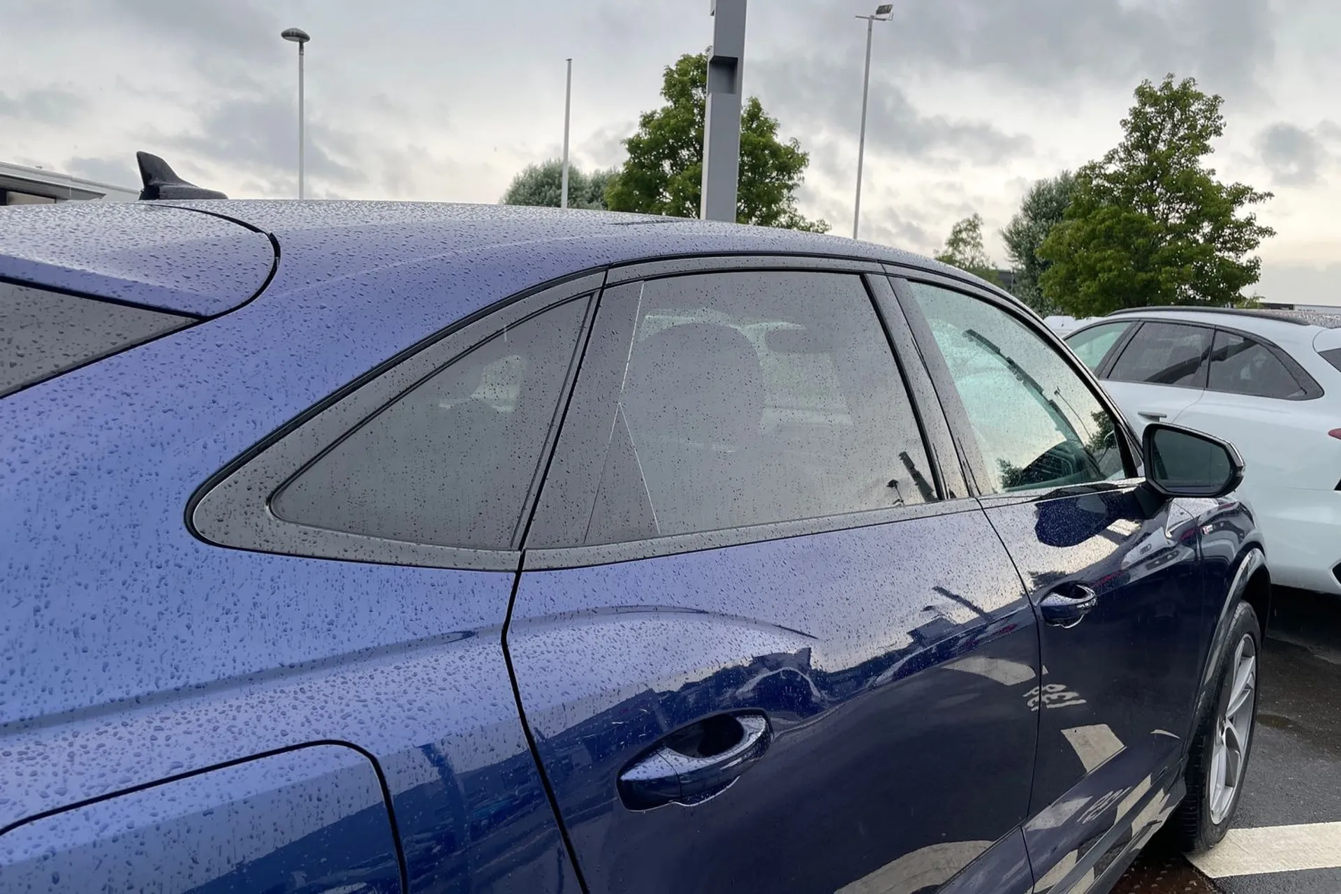 Audi Q3 thumbnail image number 13