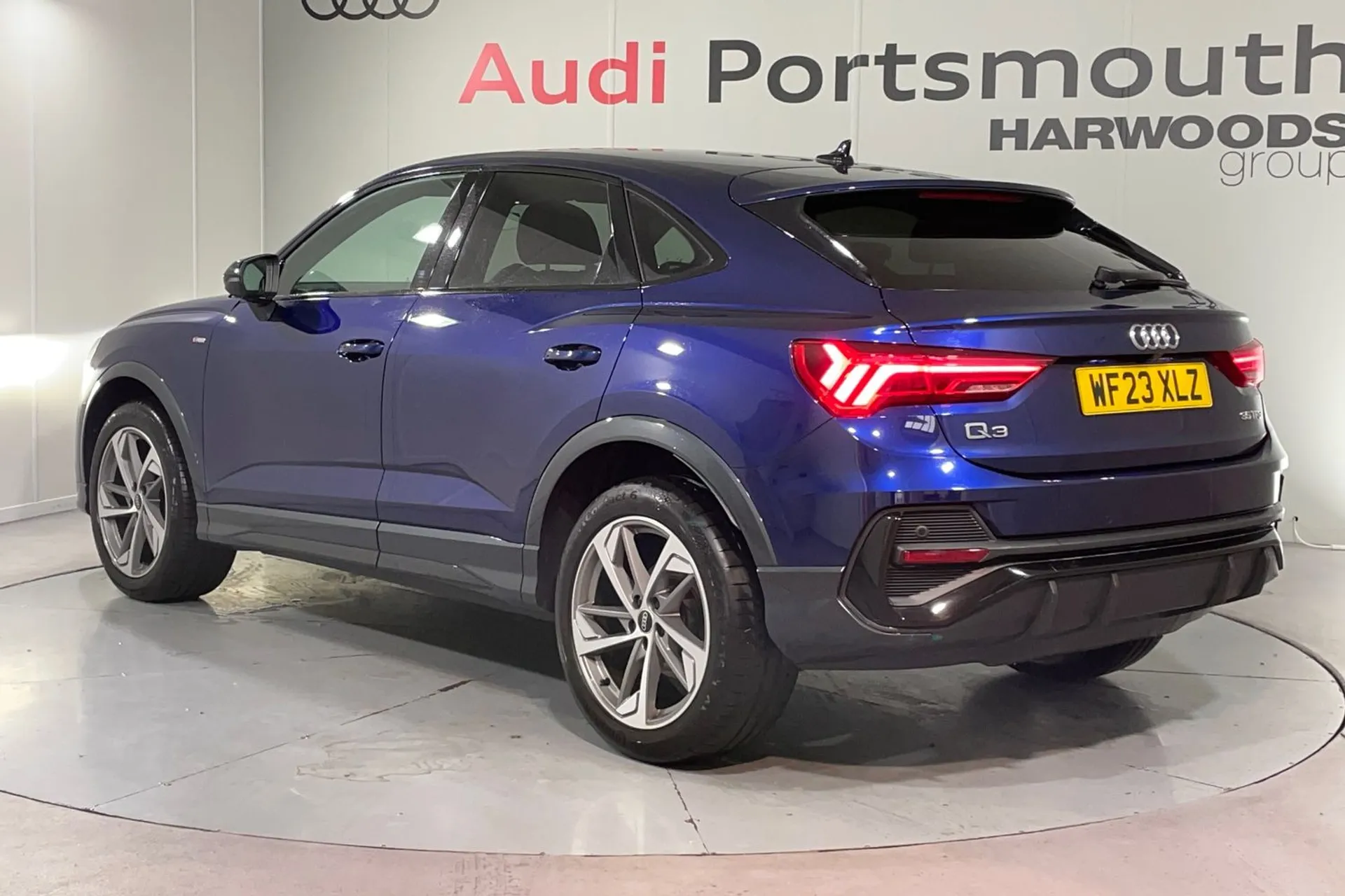 Audi Q3 thumbnail image number 9