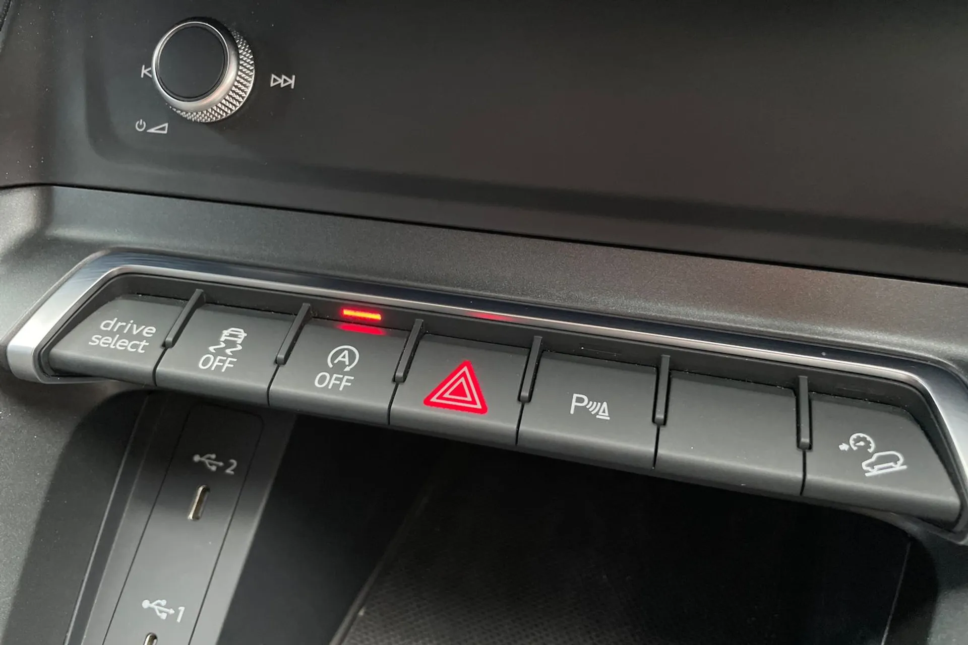 Audi Q3 thumbnail image number 33