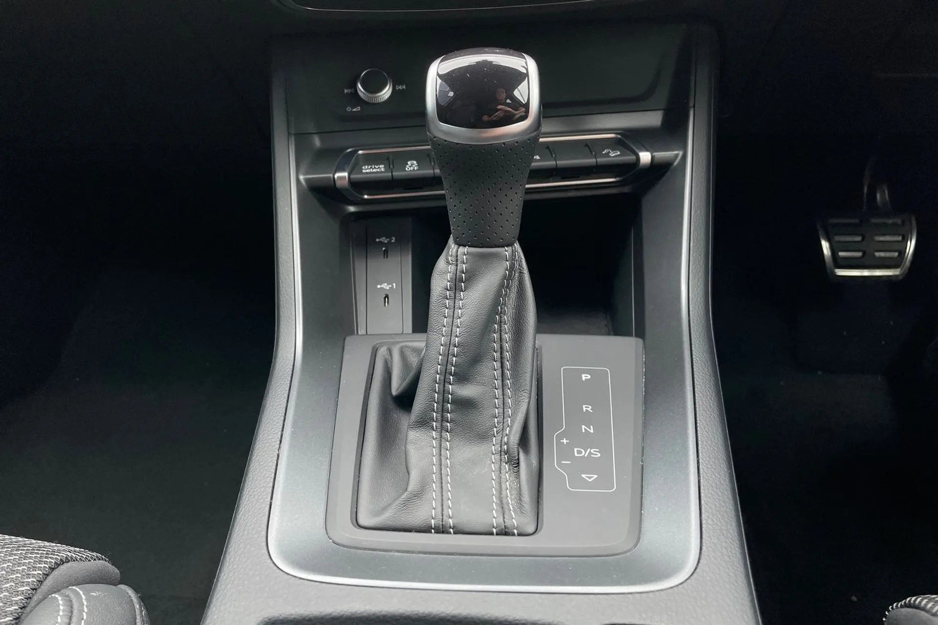 Audi Q3 thumbnail image number 41