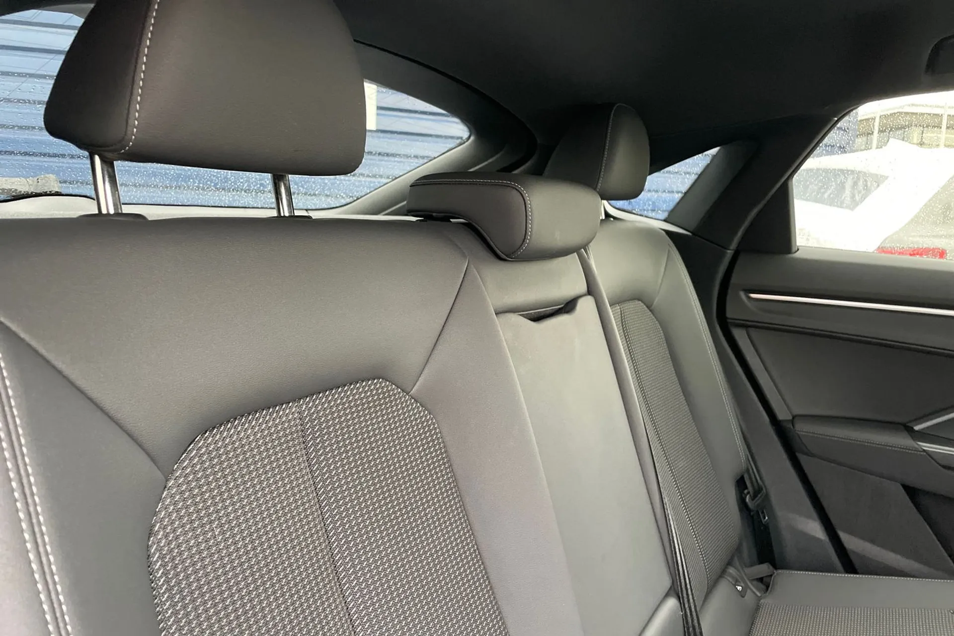 Audi Q3 thumbnail image number 21