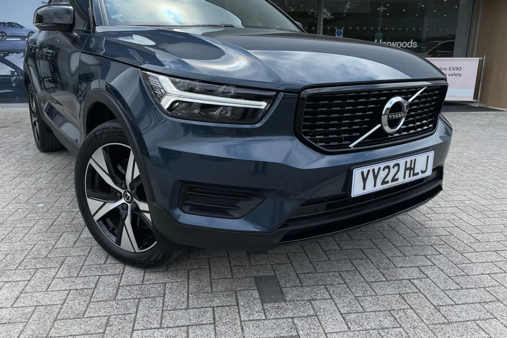 Volvo XC40 thumbnail image number 6