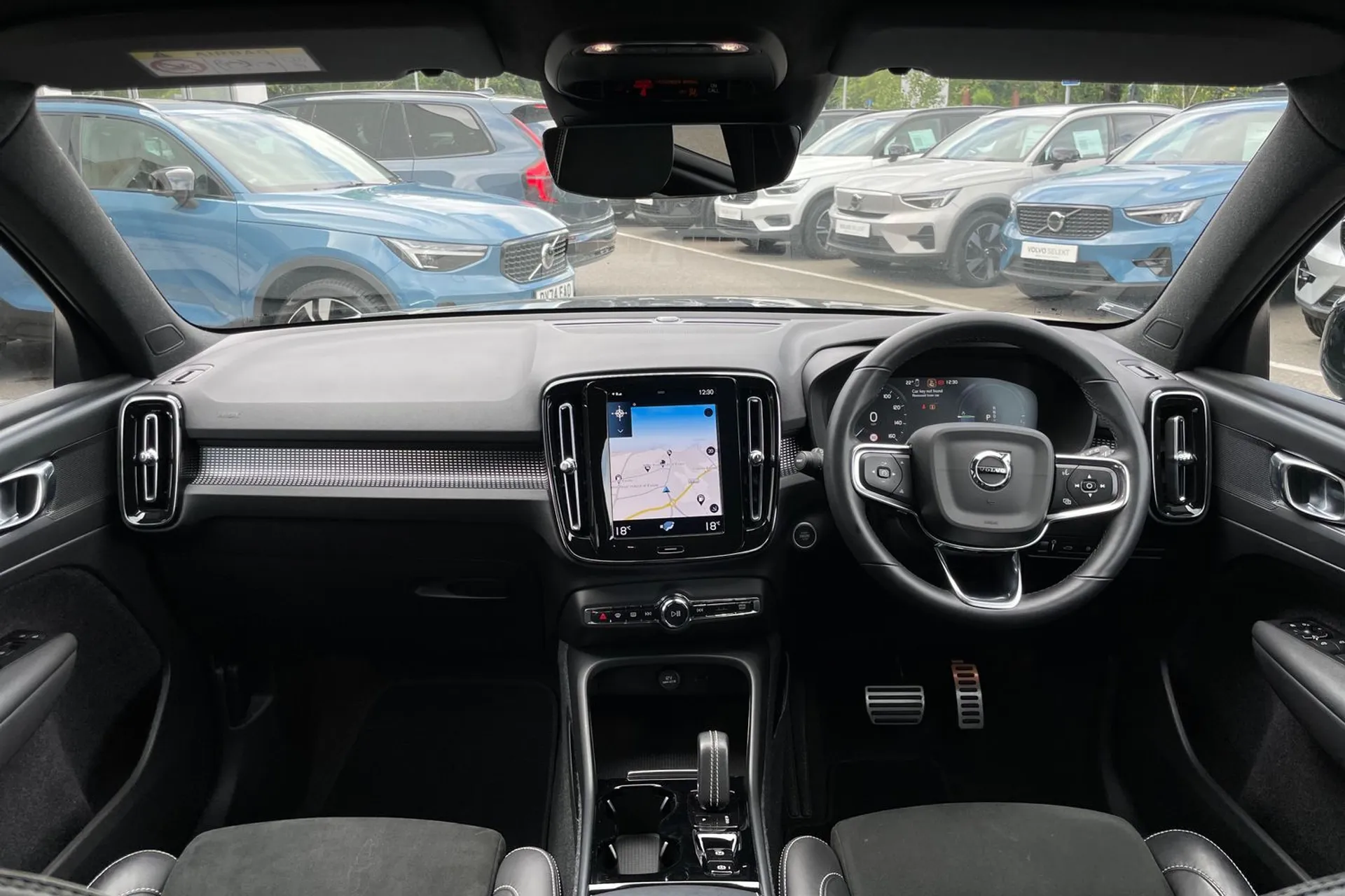 Volvo XC40 thumbnail image number 3
