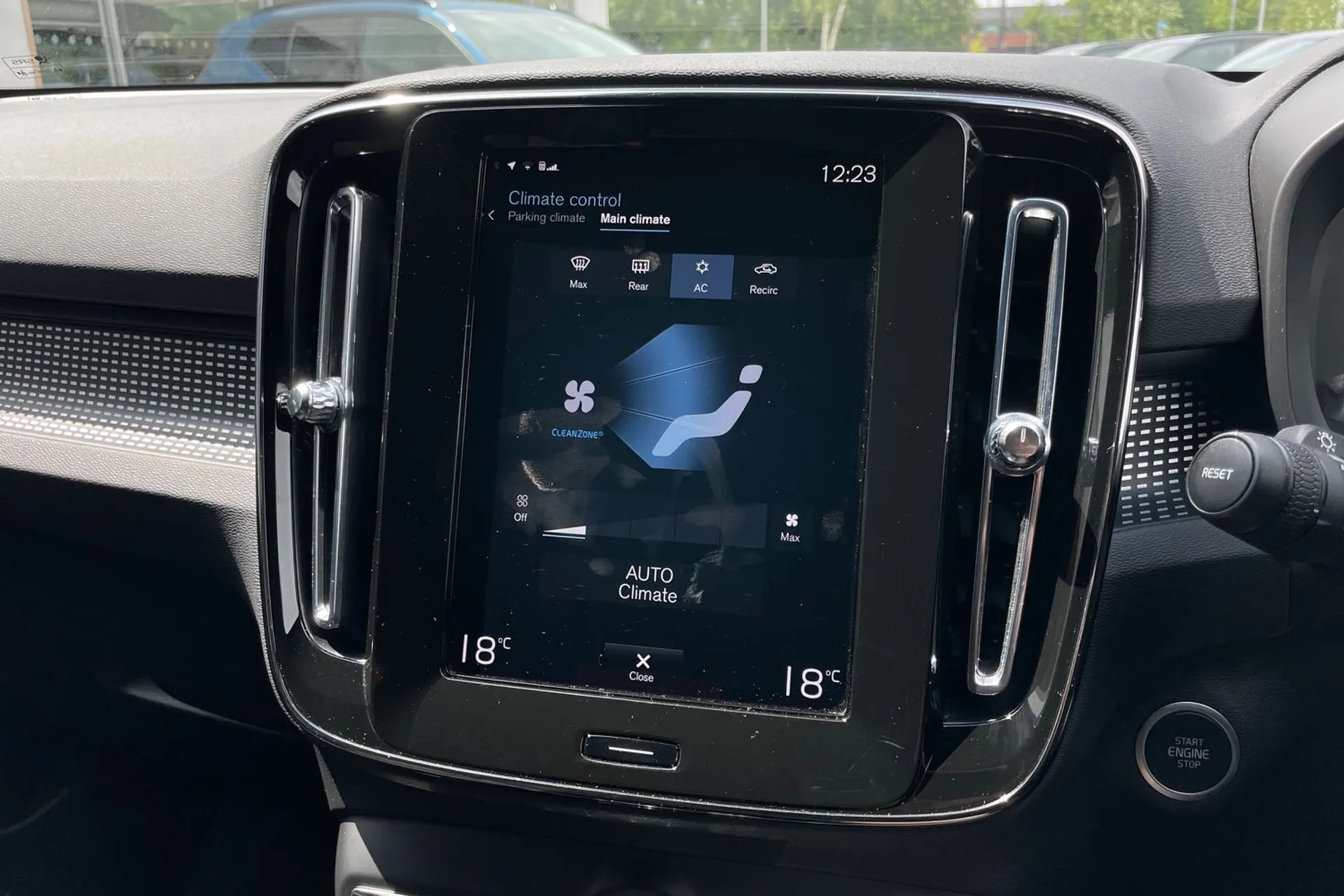 Volvo XC40 thumbnail image number 38
