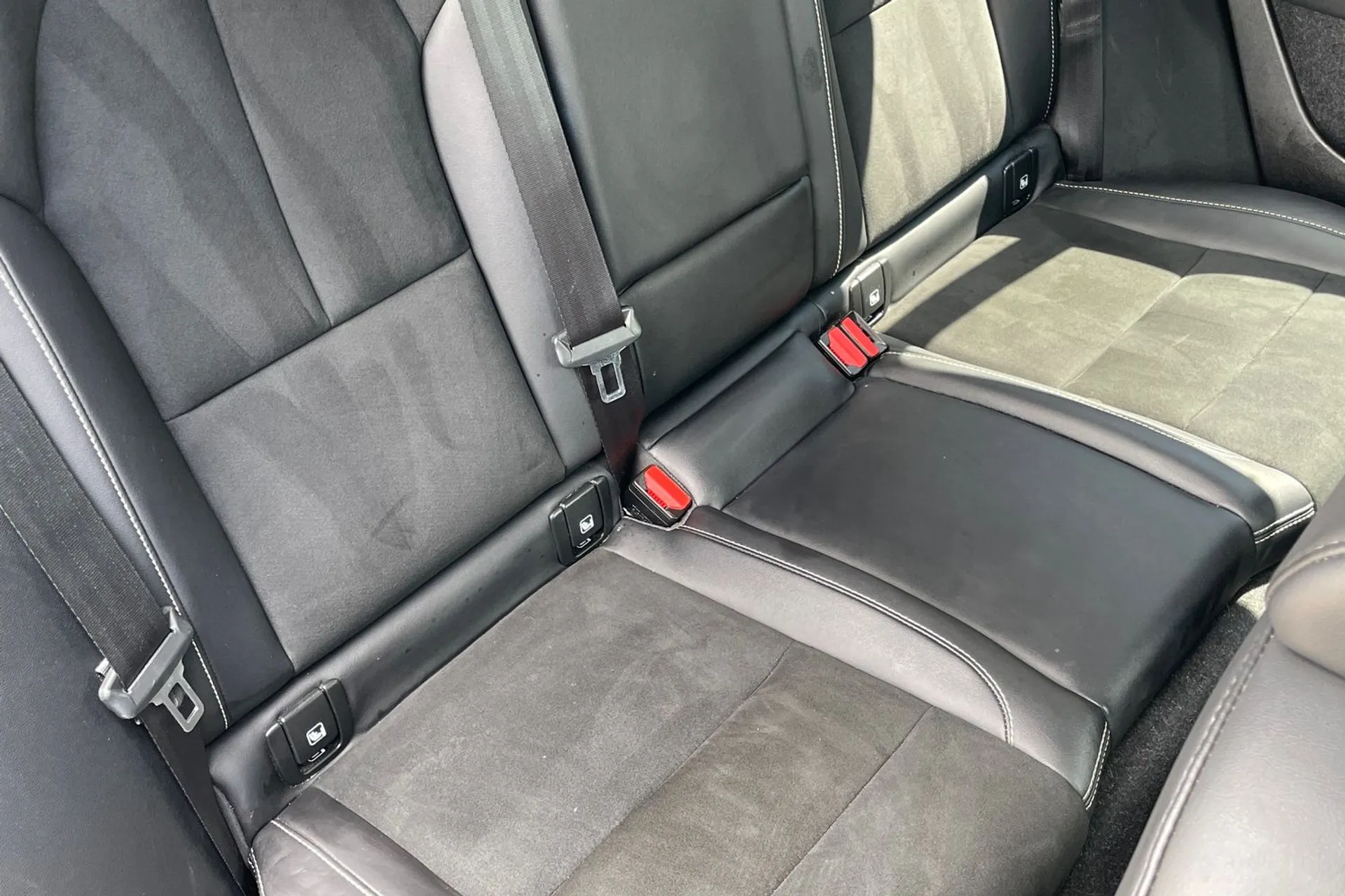 Volvo XC40 thumbnail image number 24