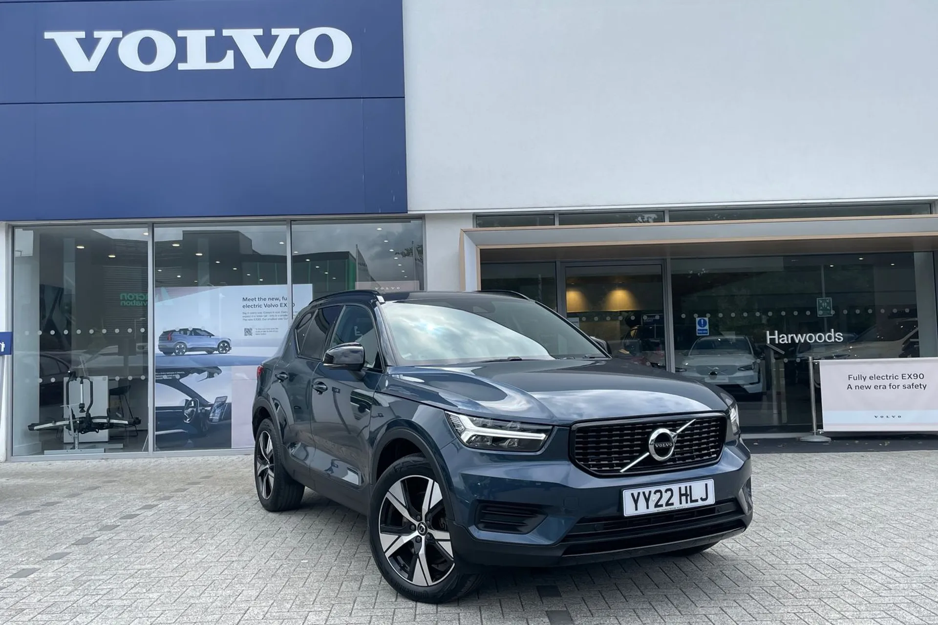 Volvo XC40 focused image