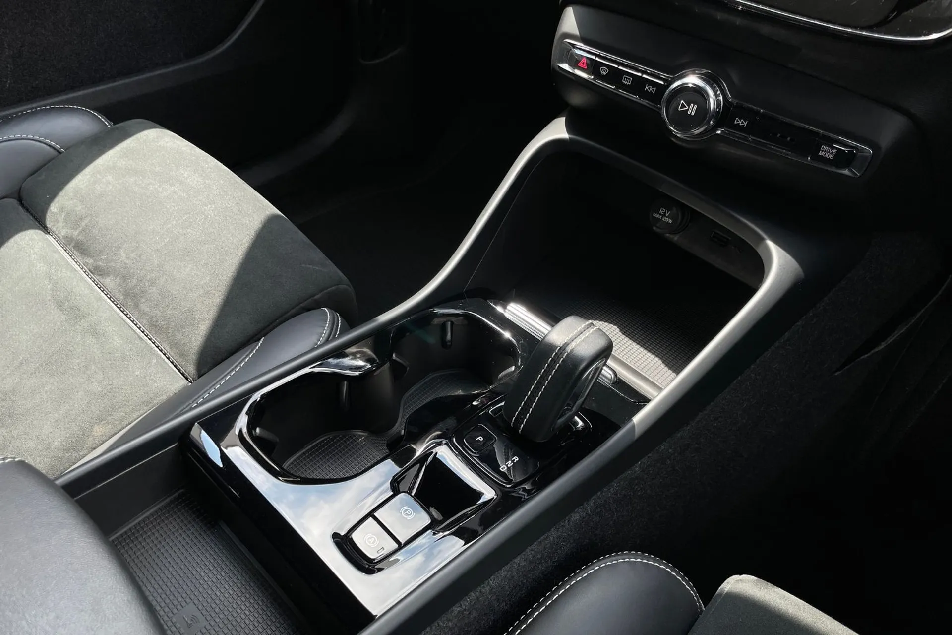 Volvo XC40 thumbnail image number 41