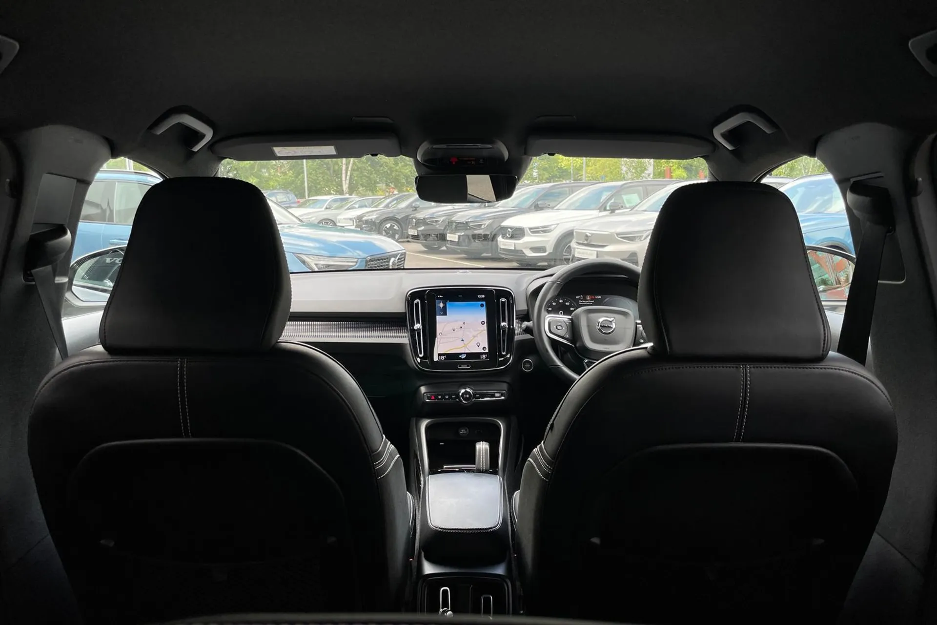 Volvo XC40 thumbnail image number 21