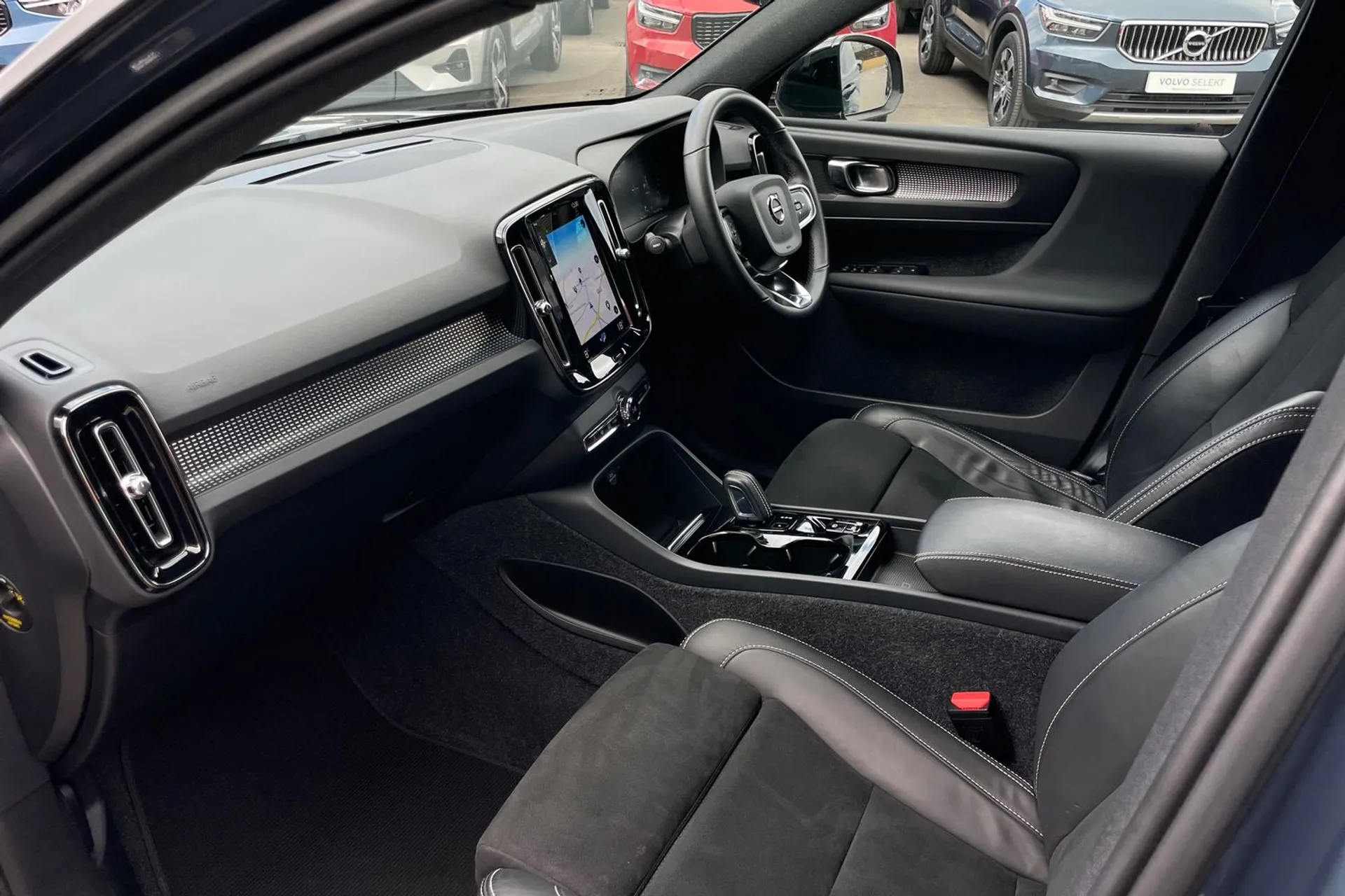 Volvo XC40 thumbnail image number 26