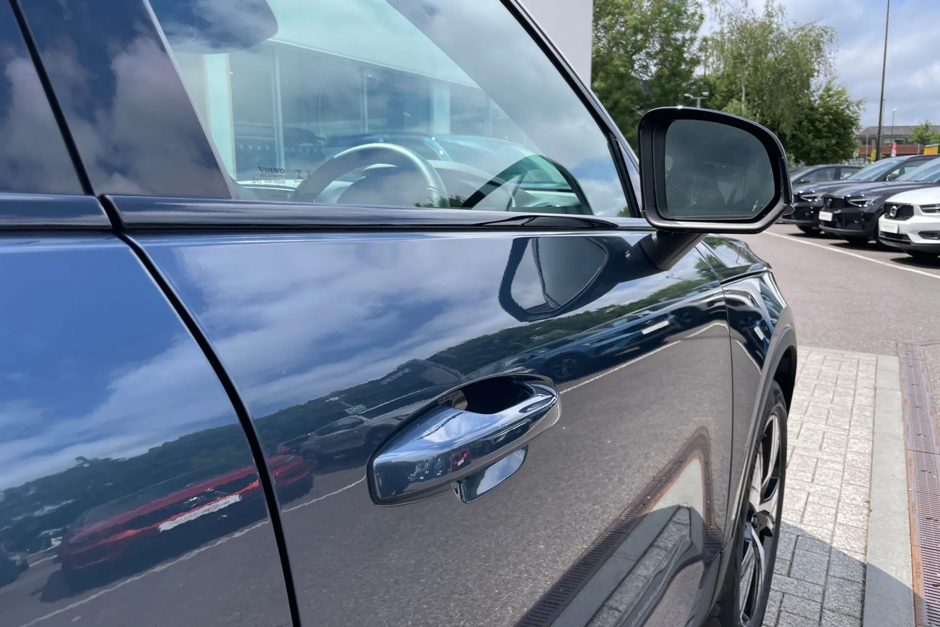 Volvo XC40 thumbnail image number 16