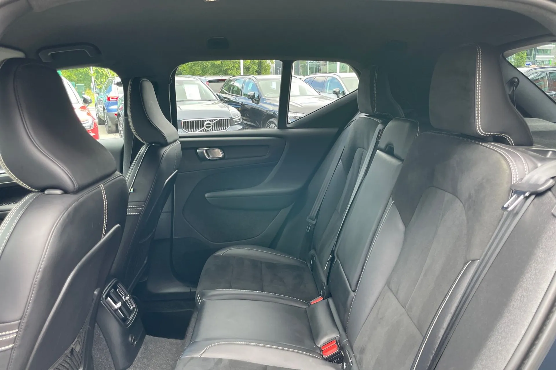 Volvo XC40 thumbnail image number 29