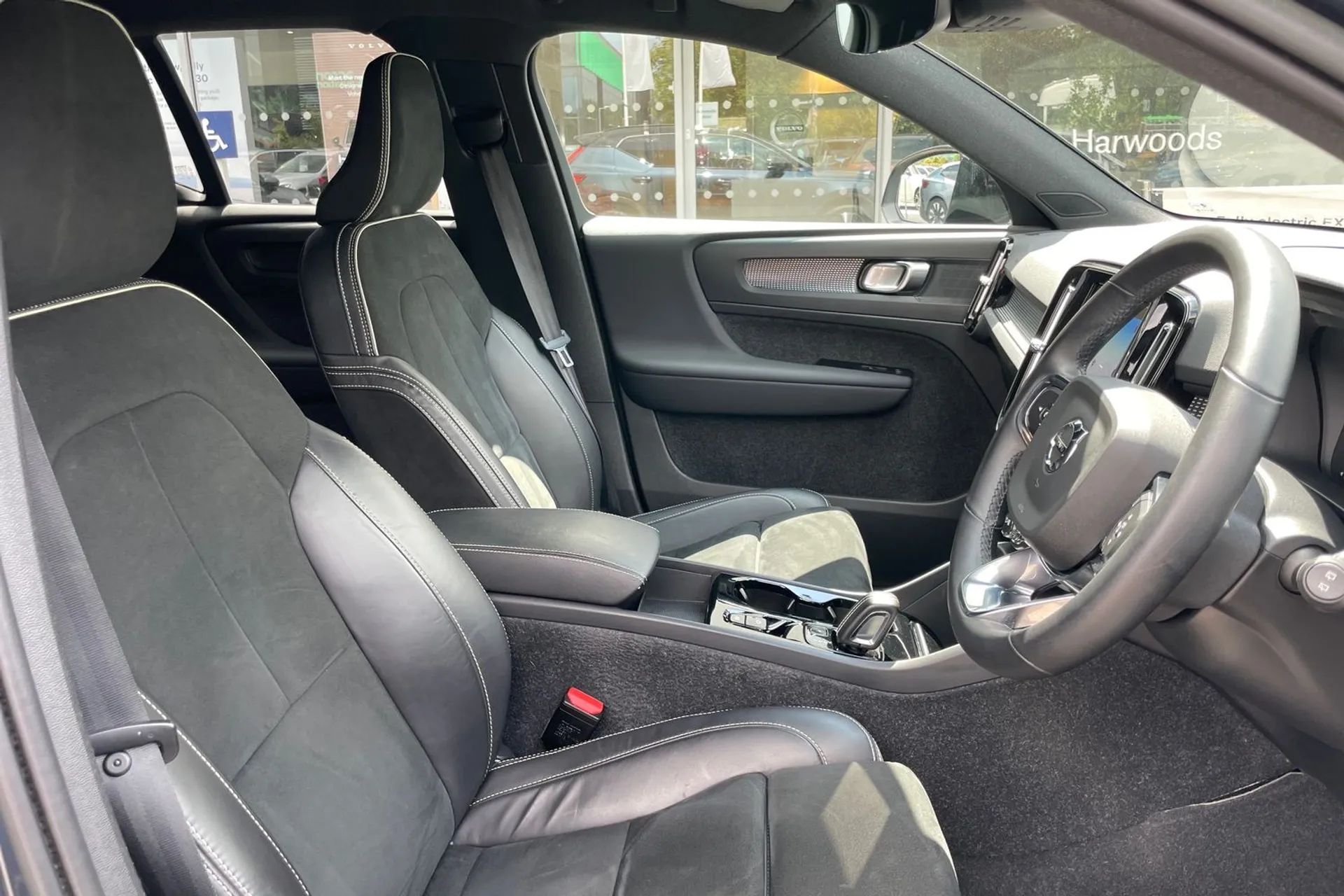 Volvo XC40 thumbnail image number 25