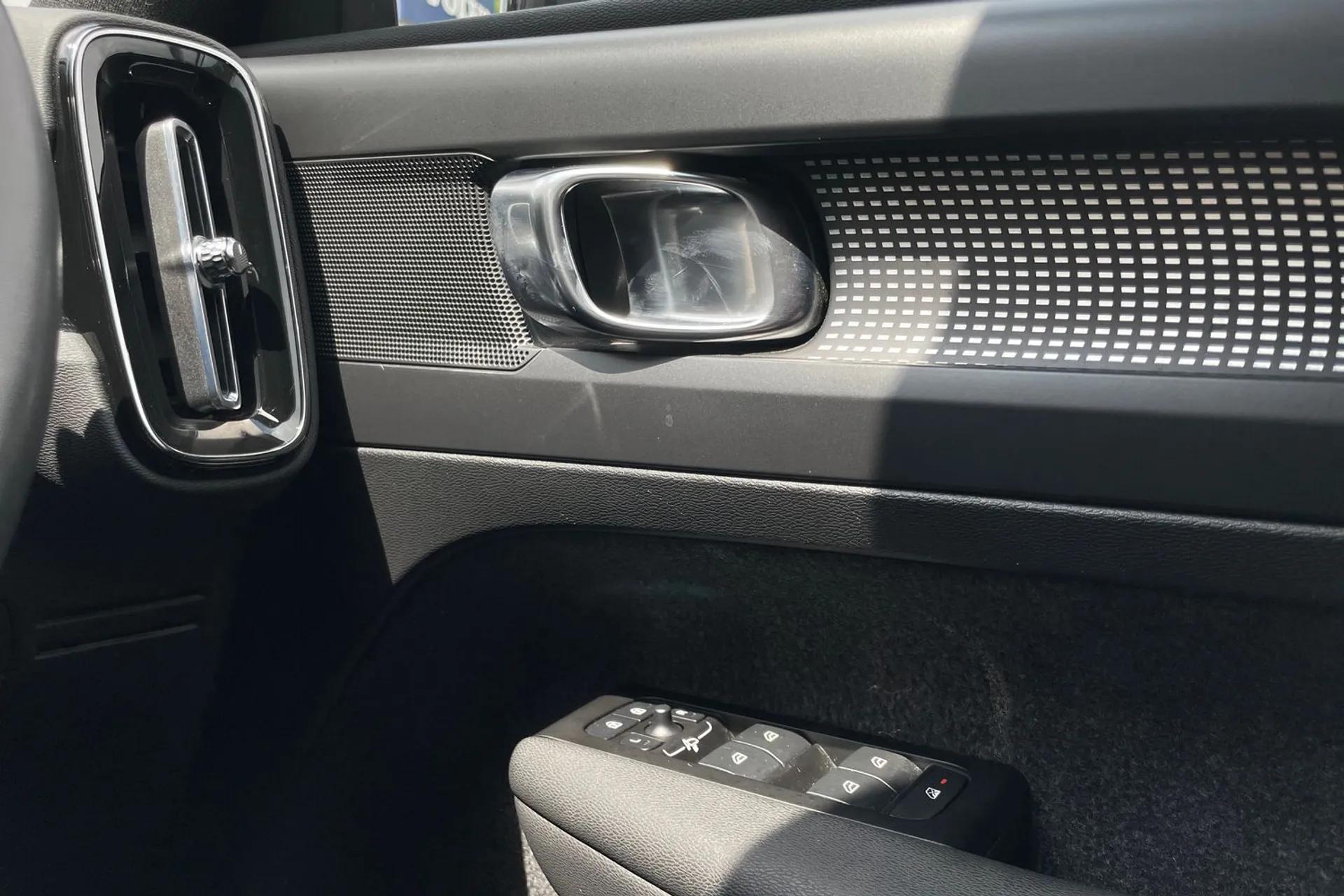 Volvo XC40 thumbnail image number 40